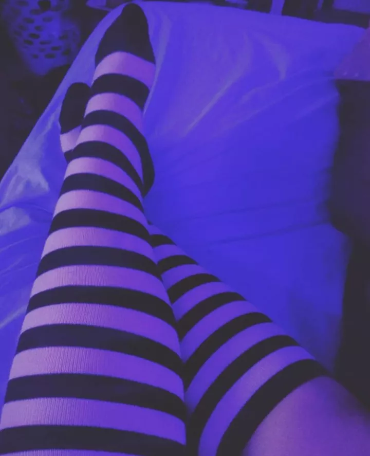 I love these knee high socks so much ðŸ–¤