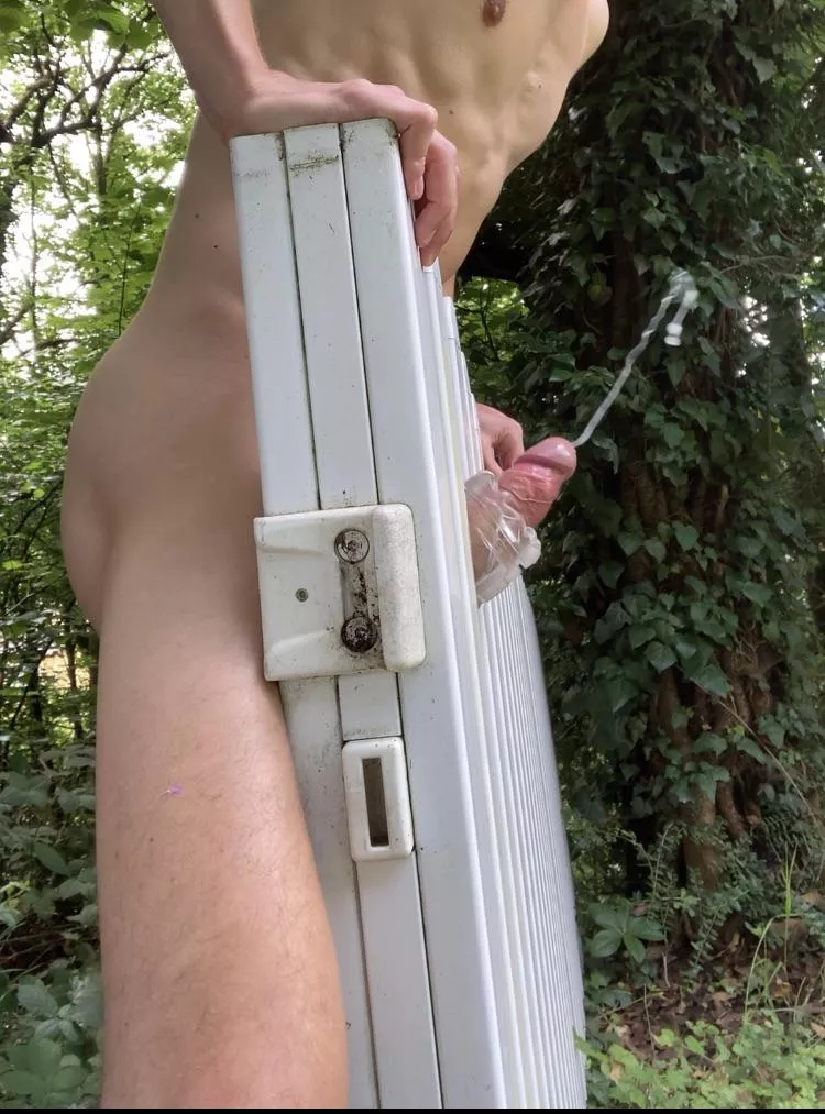 I love to shoot huge loads ðŸ’¦ ðŸ’¦ ðŸ’¦ and I love nature ðŸƒ! Do you like my new toy? M23