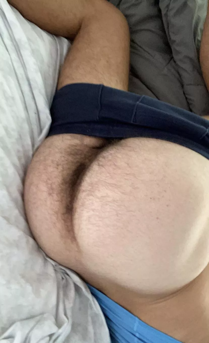 I need a nice thick cock in my hairy virgin hole. Who will breed me right?