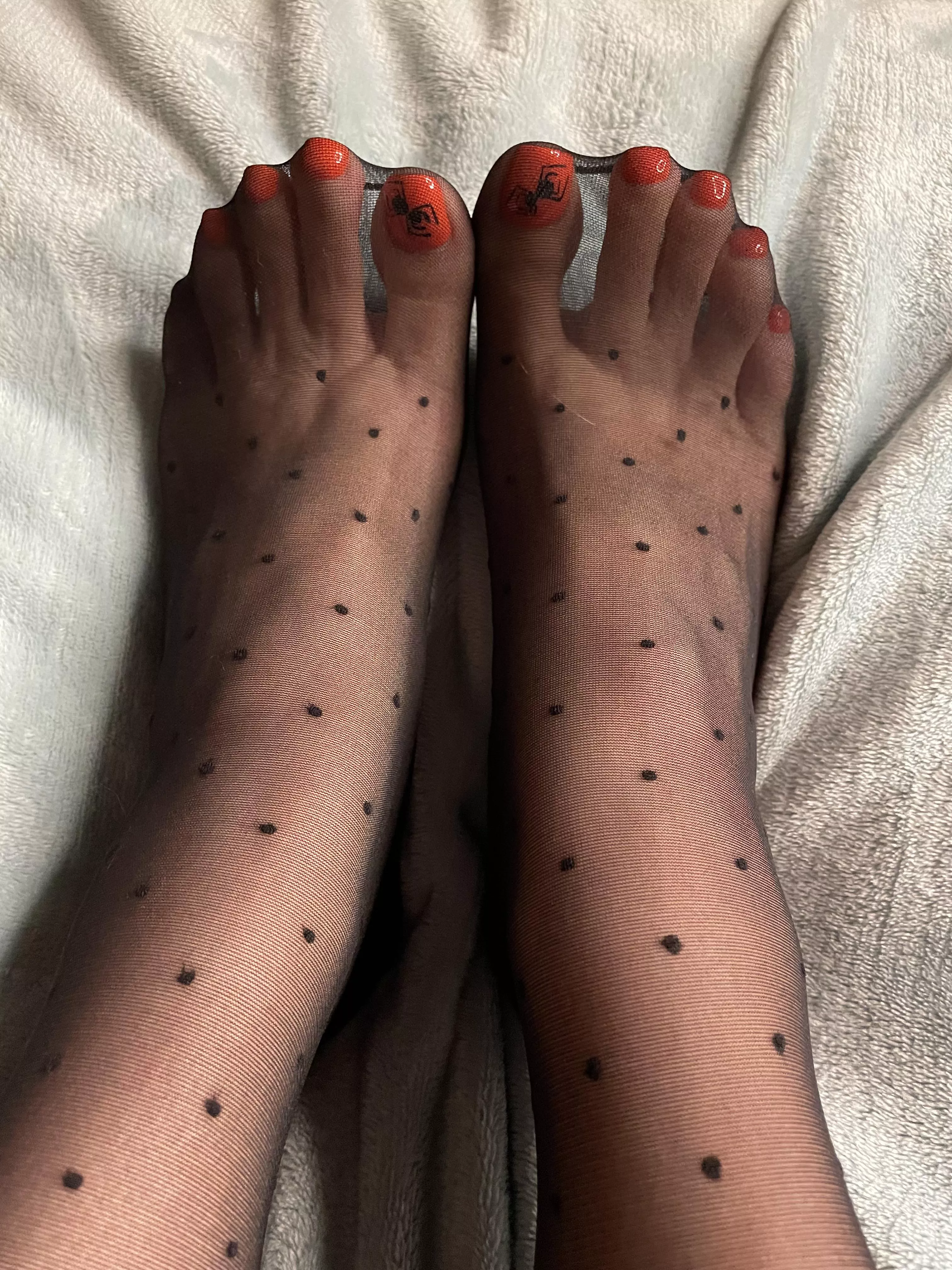 I see dots.