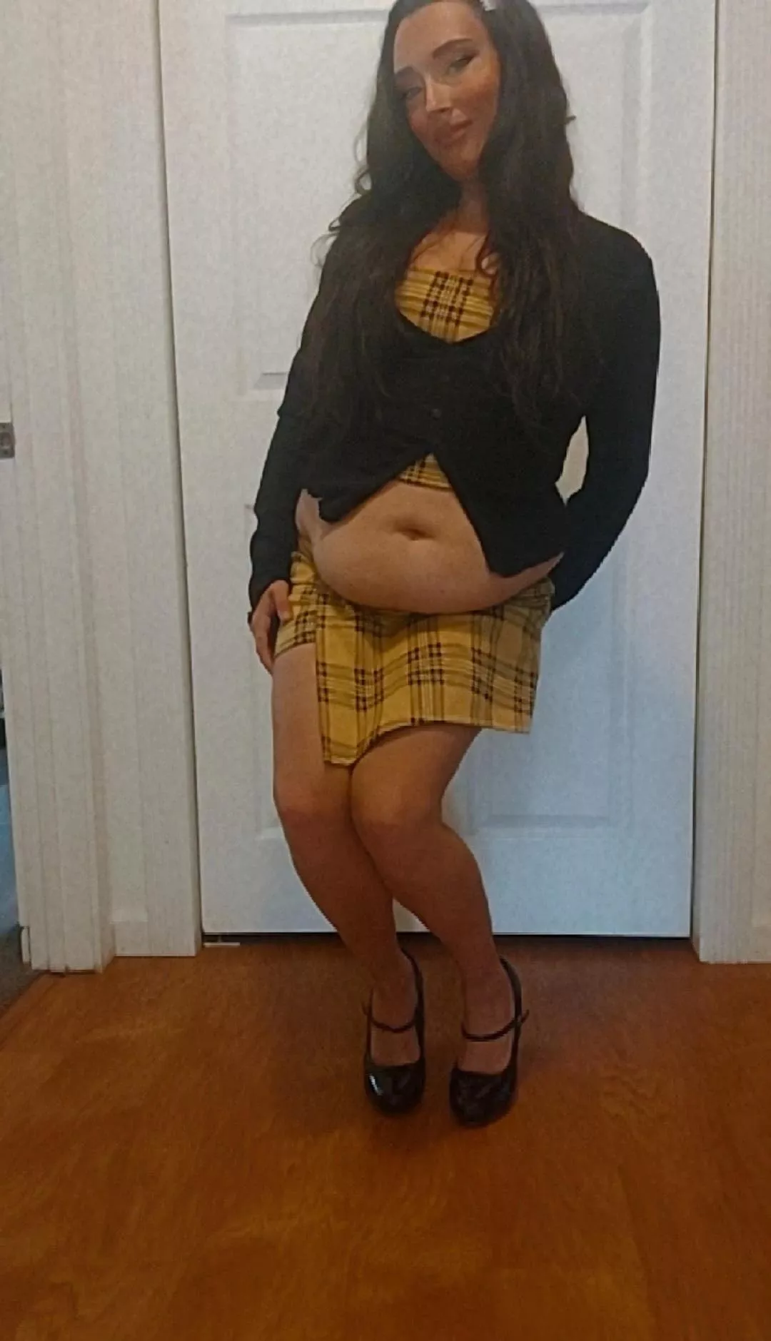 I think I like this school girl look..belly hanging over ðŸ¤©