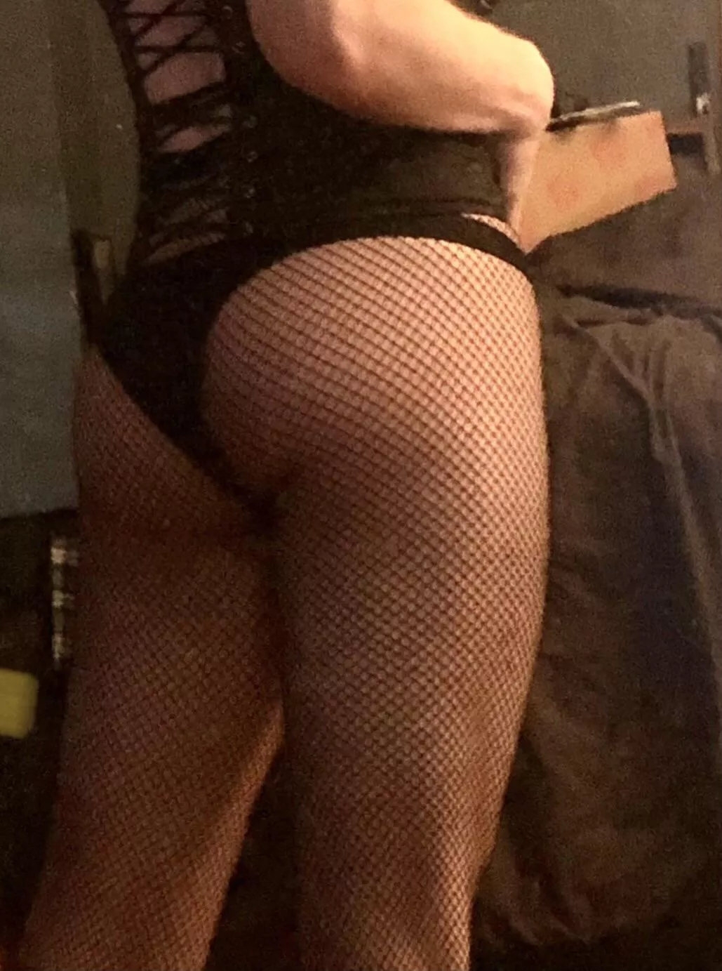 I think it looks cuter in fishnets, don’t you?