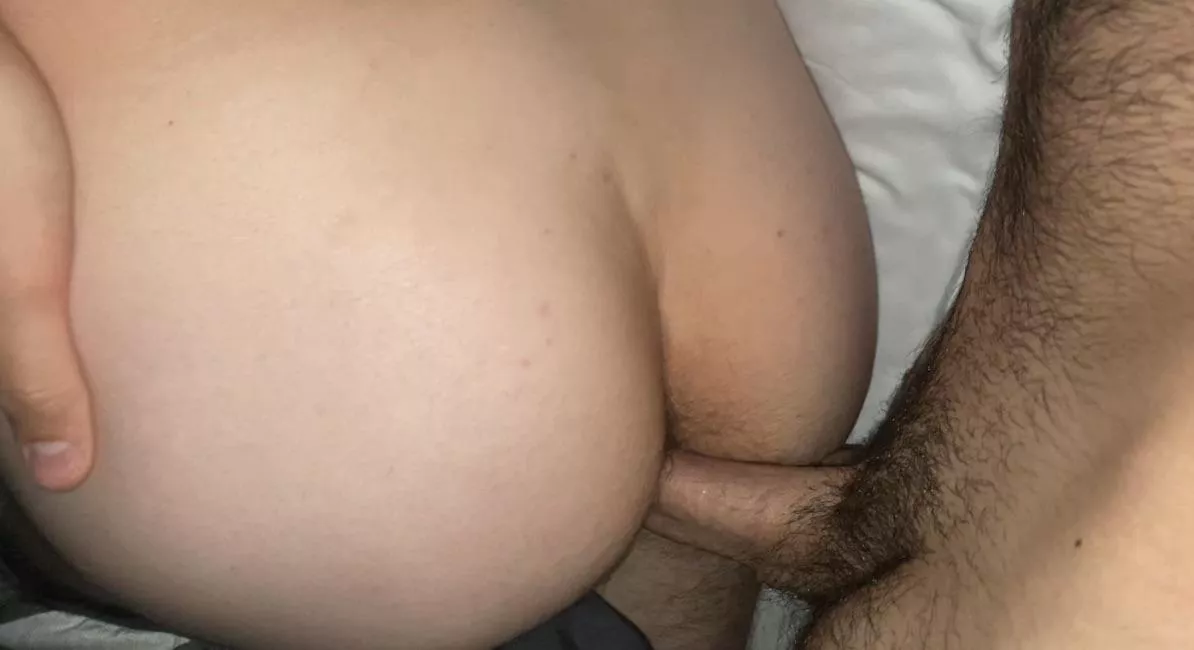 I was laying in bed and felt his boner, so of course I let him slide it in and hit it raw ðŸ˜ˆ