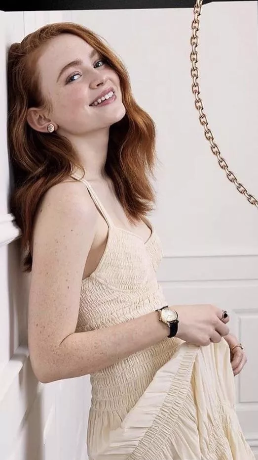 I was supposed to hang out with my friends, but I want to take off my pants and worship Sadie Sink for hours instead!