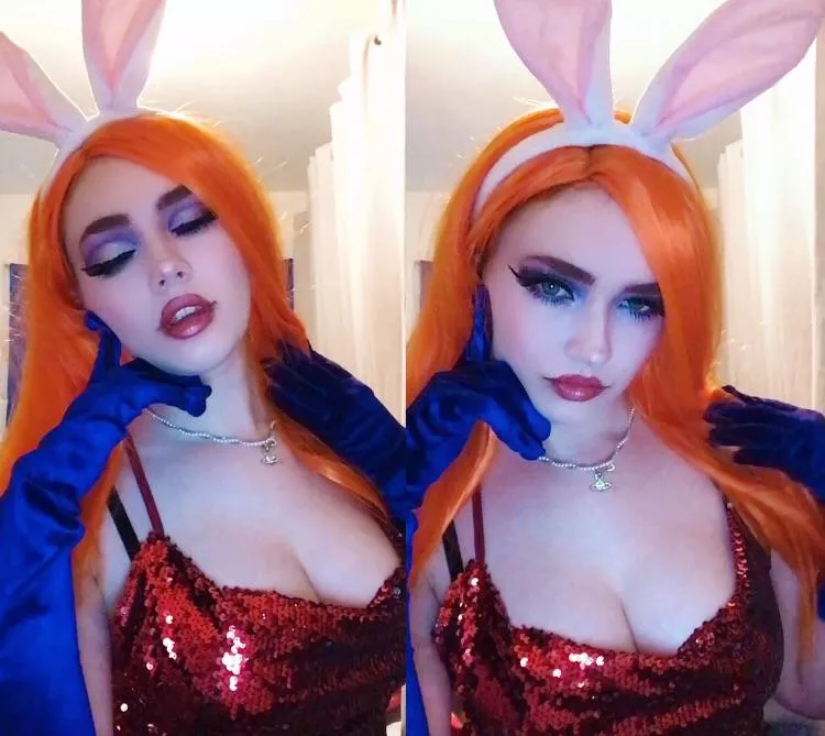 I went as Jessica Rabbit for a Halloween party!ðŸŽƒ