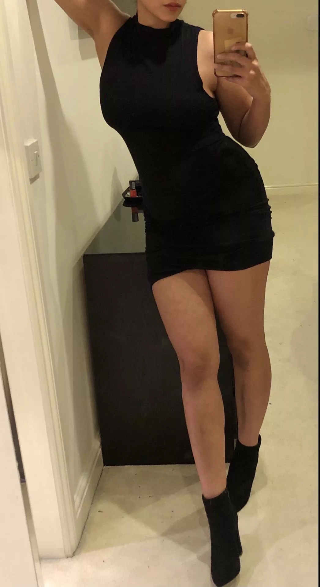 I wore this little black dress with no bra because I love how guys can't take their eyes off my body ðŸ˜ˆ British Punjabi Indian [f]