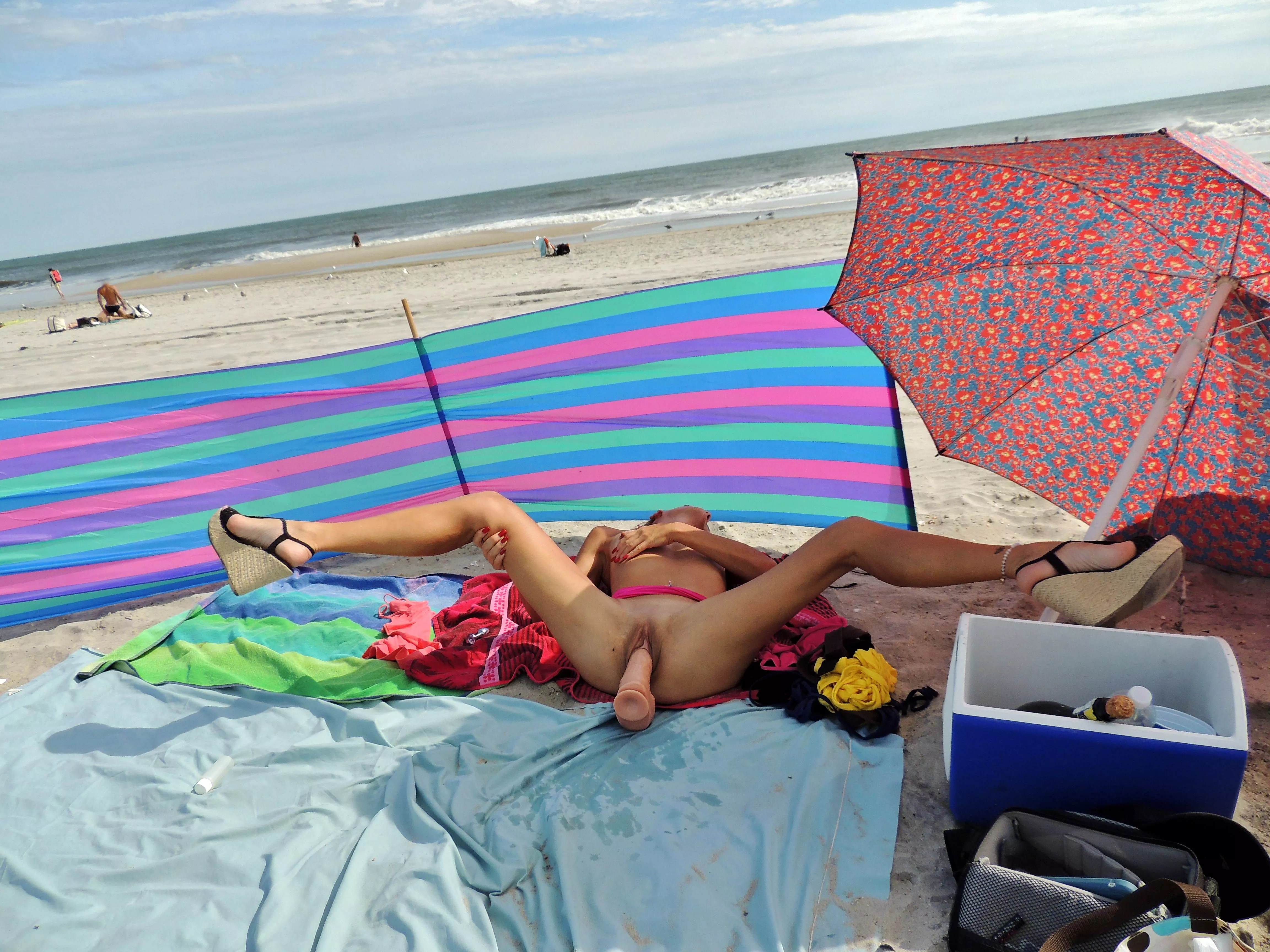 I'm a complete SLUT at the public beachâ›±ðŸ‘ðŸ’¦