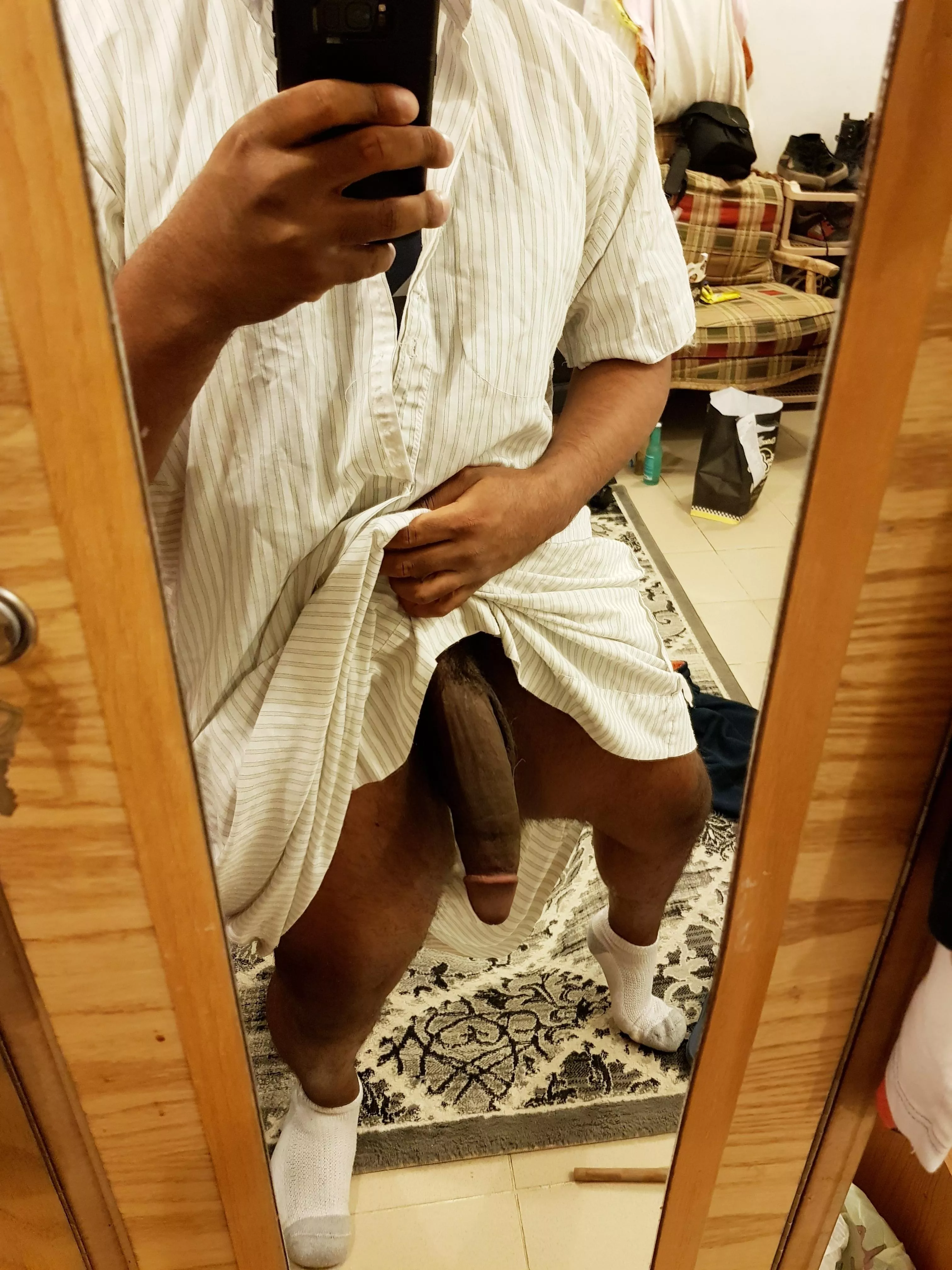 I'm an Arab black male, Am I huge under that Arab dress? ðŸ˜ˆ