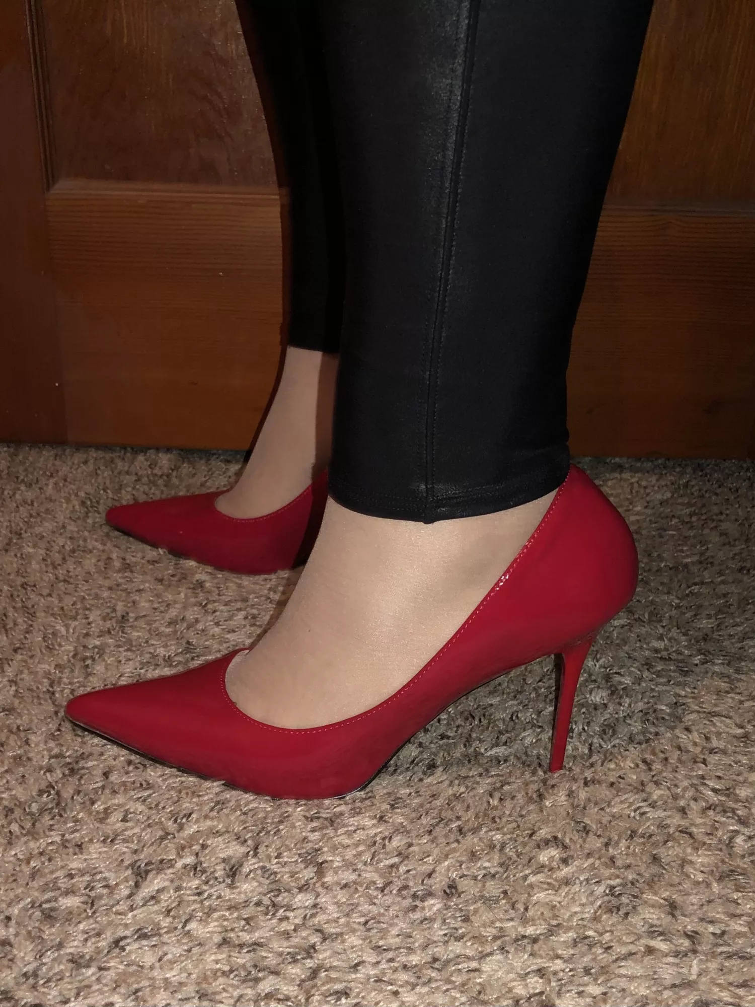 Iâ€™m in love with these red pumps.