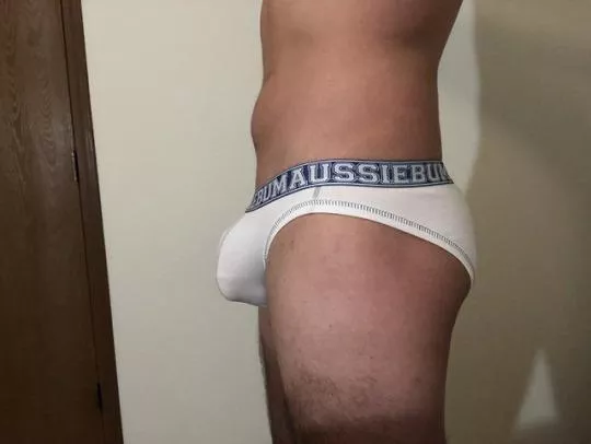 Iâ€™m seeing a lot of white undies lately!