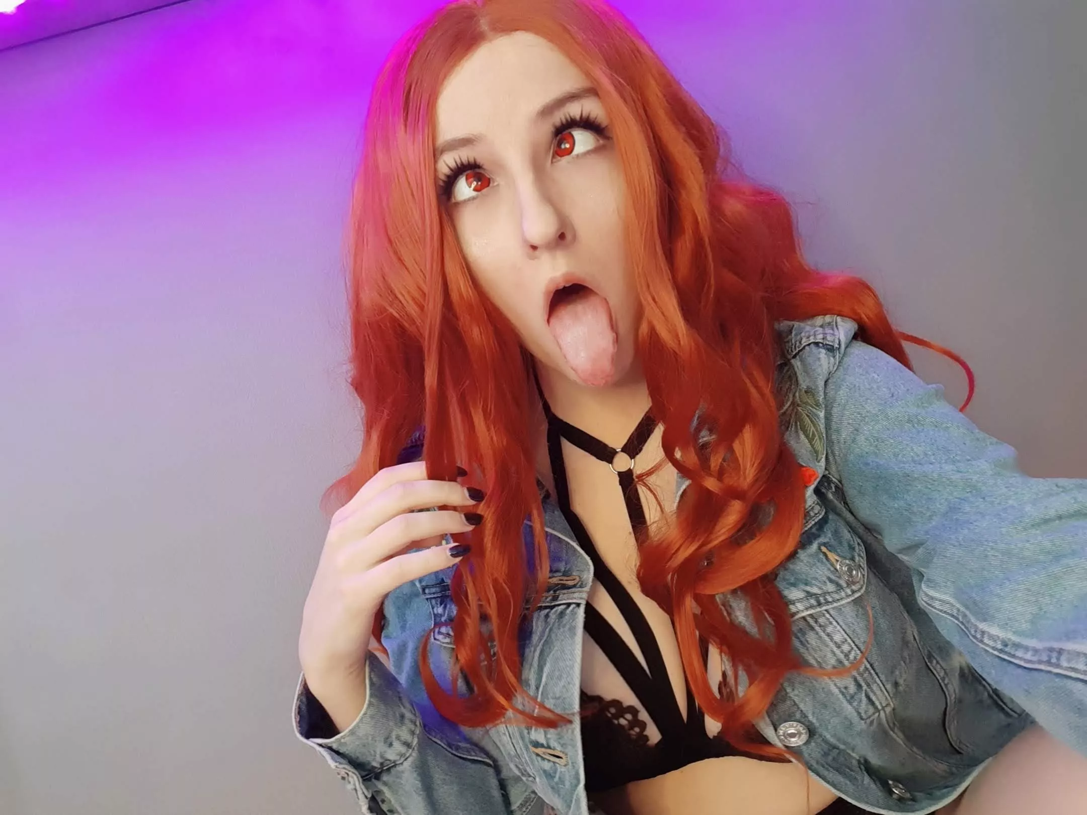 I'm still so shy doing ahegao