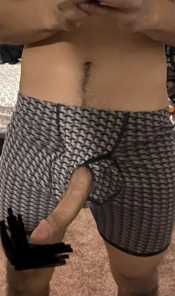 I’m straight.. but I want to know how many of you would actually suck my cock ? Mainly looking for f though