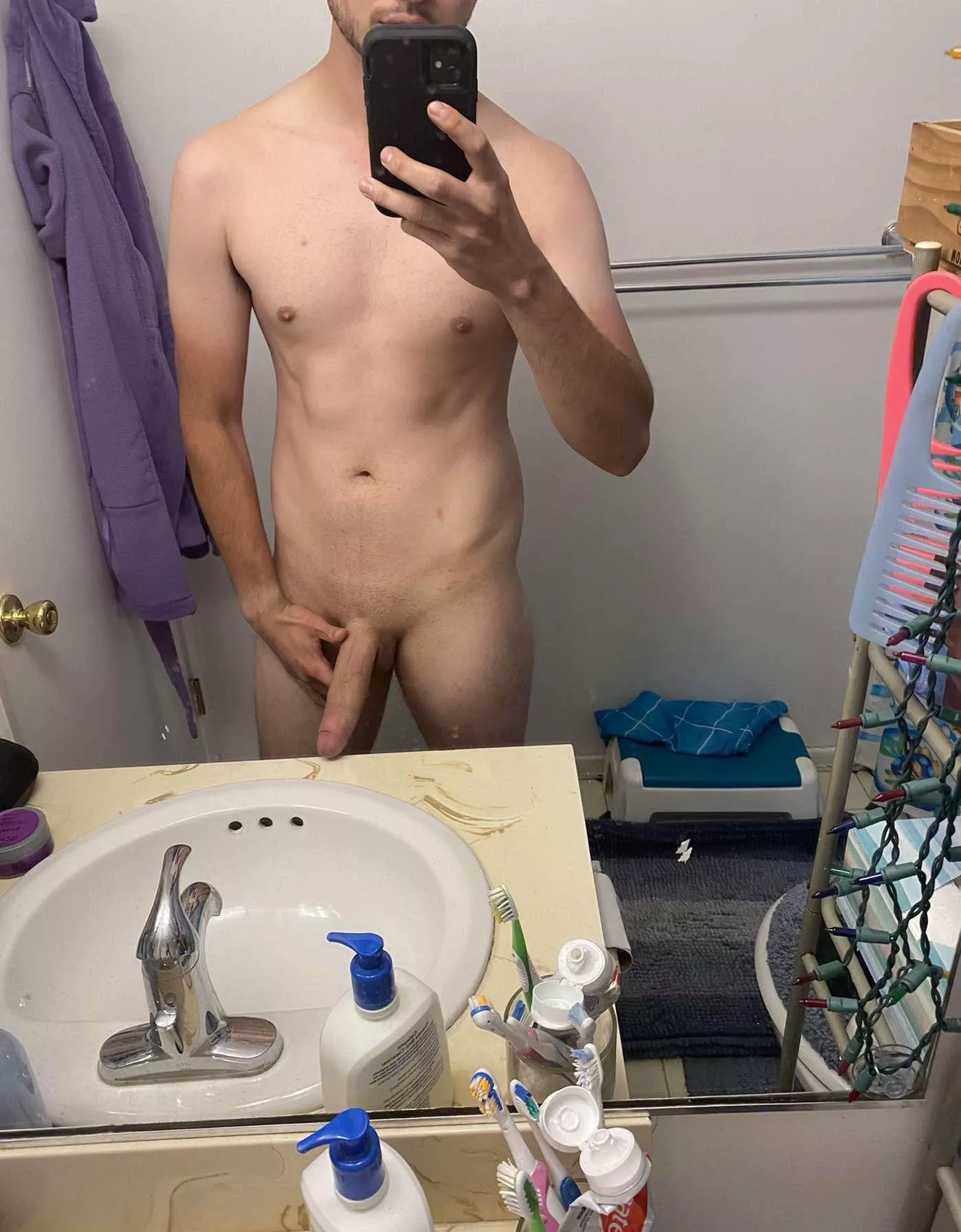 I’m sure you’d appreciate this more than my boring ass girlfriend 😅 (m) 24