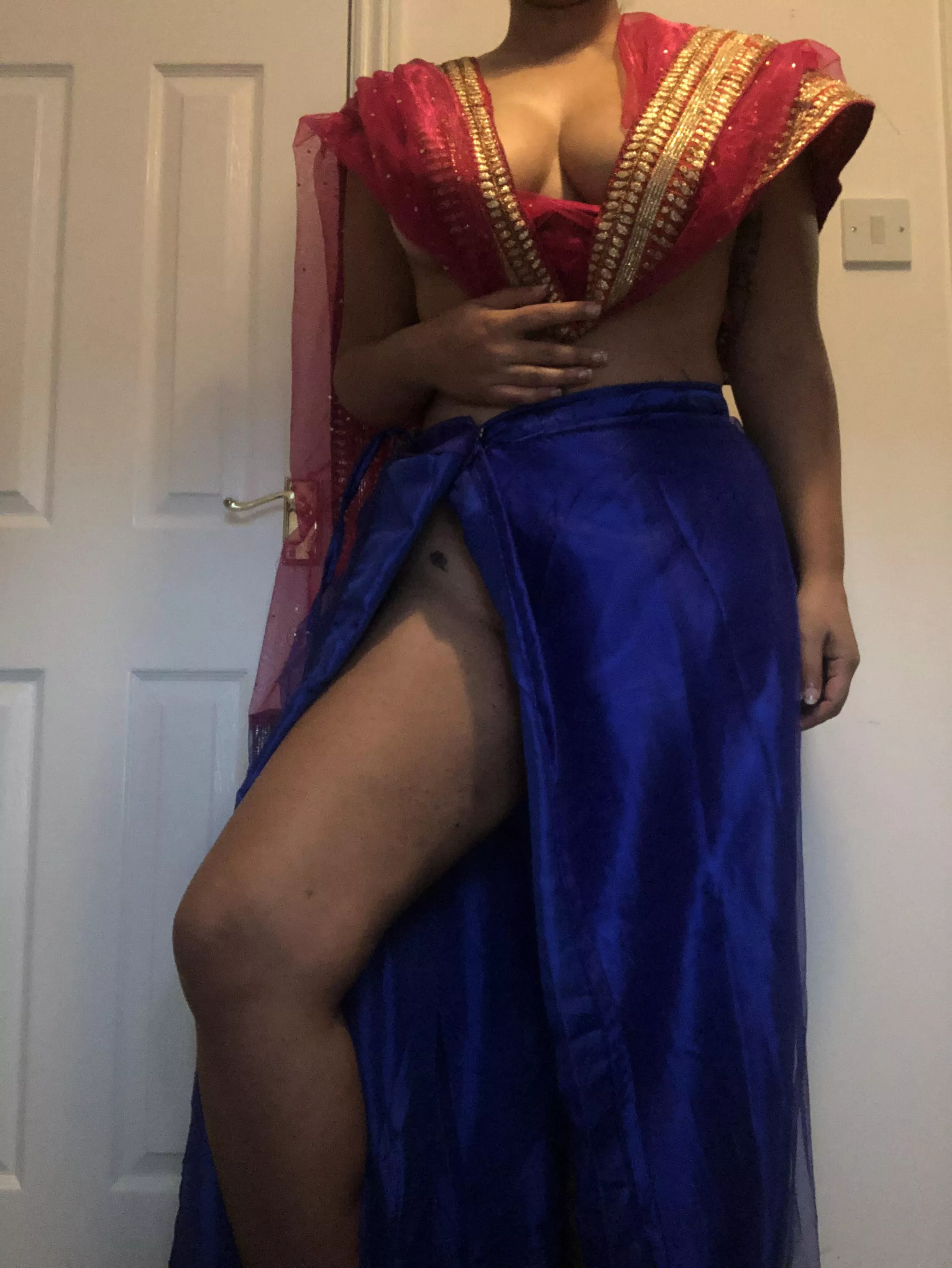 I’m wearing my saree right aren’t I?! [F]