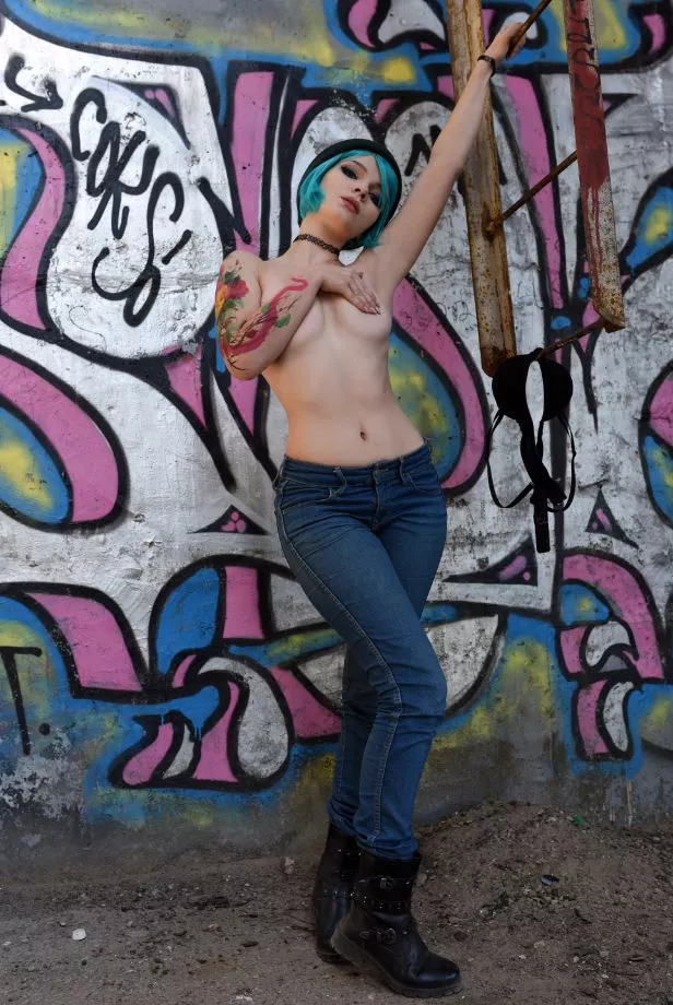 Implied nude outdoor Chloe ~ I love being naked outside!