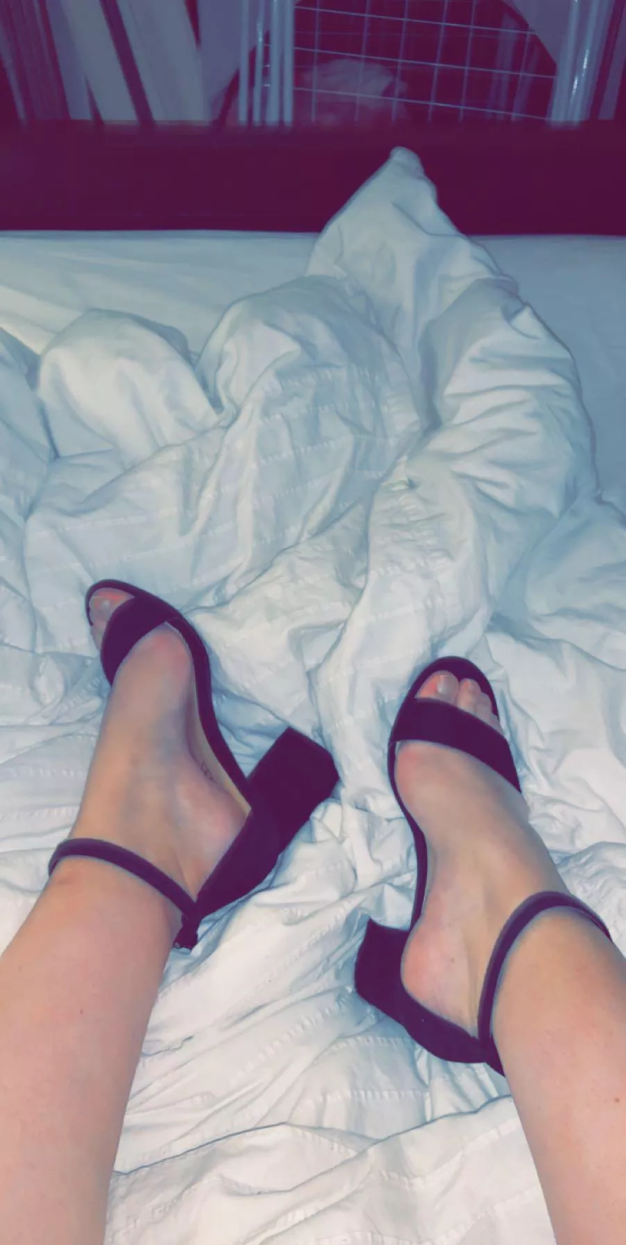 Innocent feets for the first time sell! Kik me @ feet_627 👣