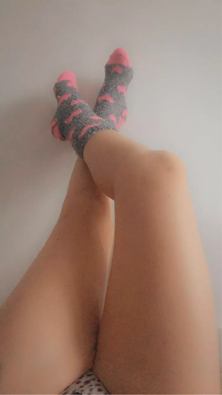 It’s a fluffy sock kinda day [f] who likes them? 💋 [female]