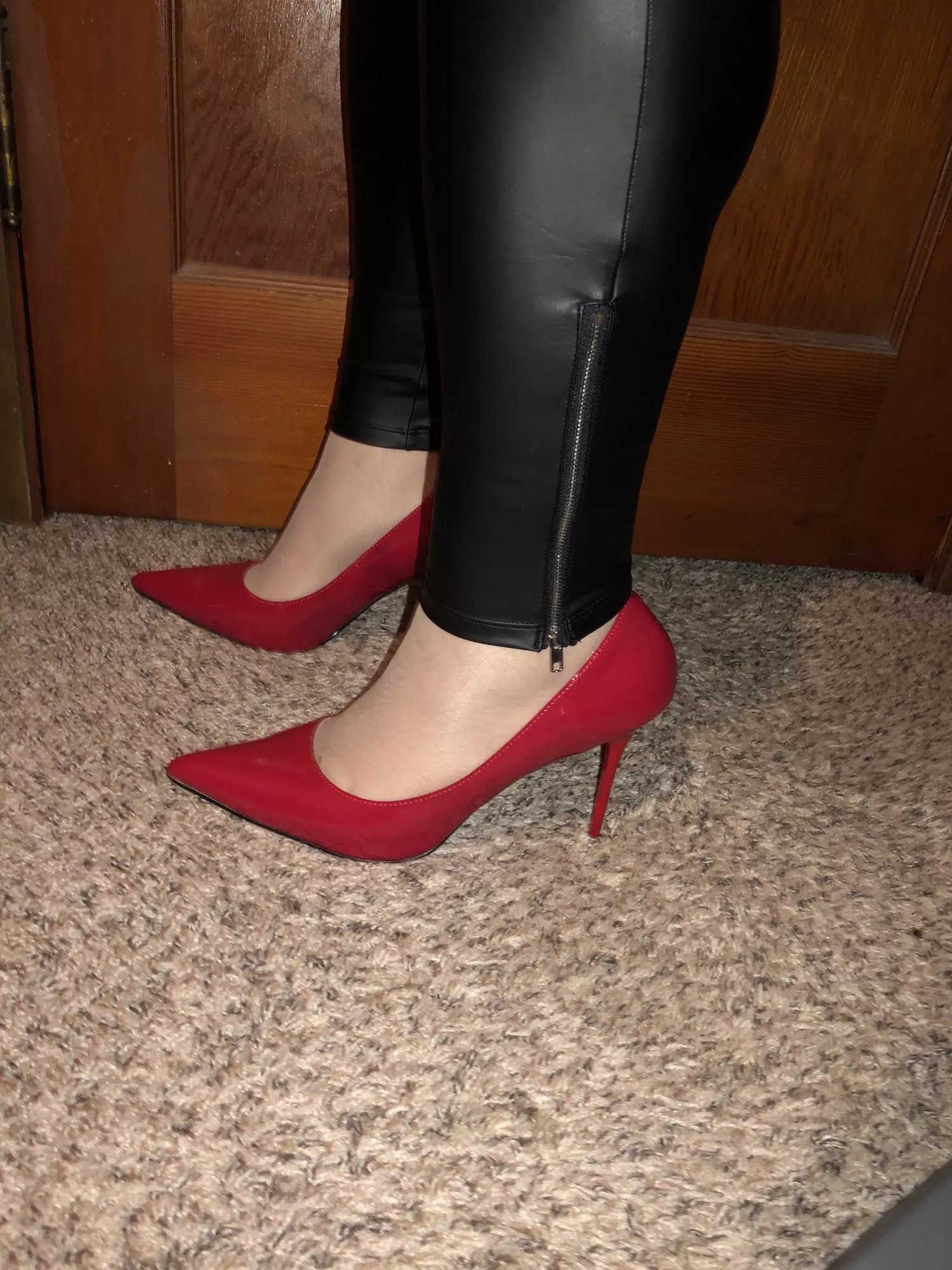 Itâ€™s a red pumps kind of night. ðŸ‘ 