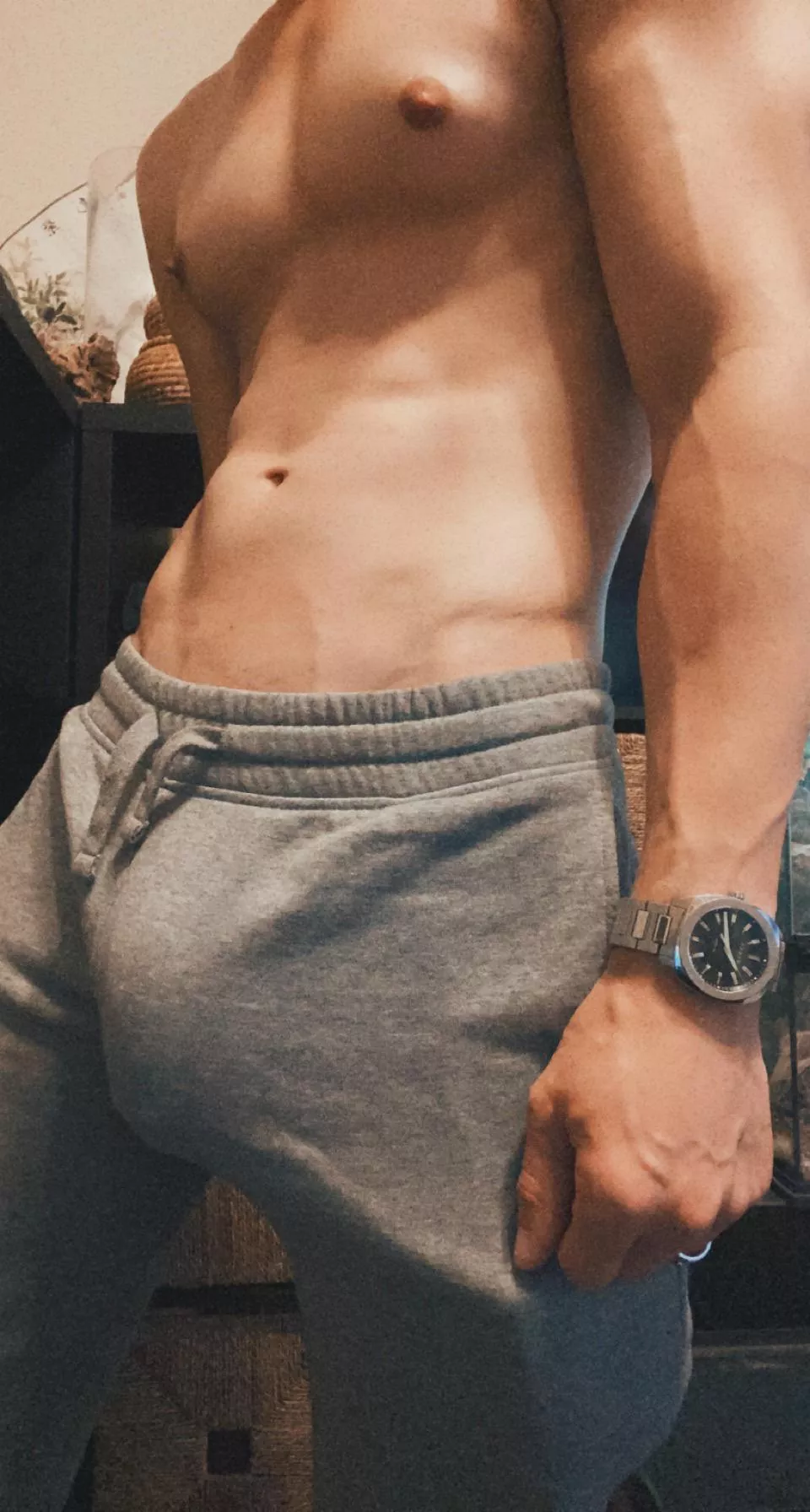 Itâ€™s just some grey sweats babe