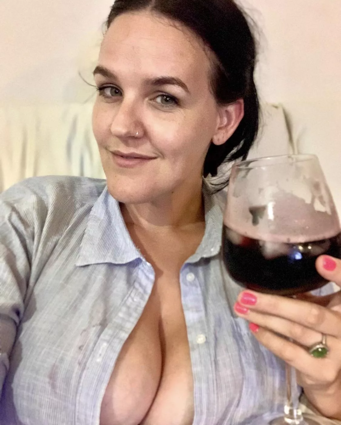 It’s that time again… Wine Time! And unbutton my shirt time 🤣