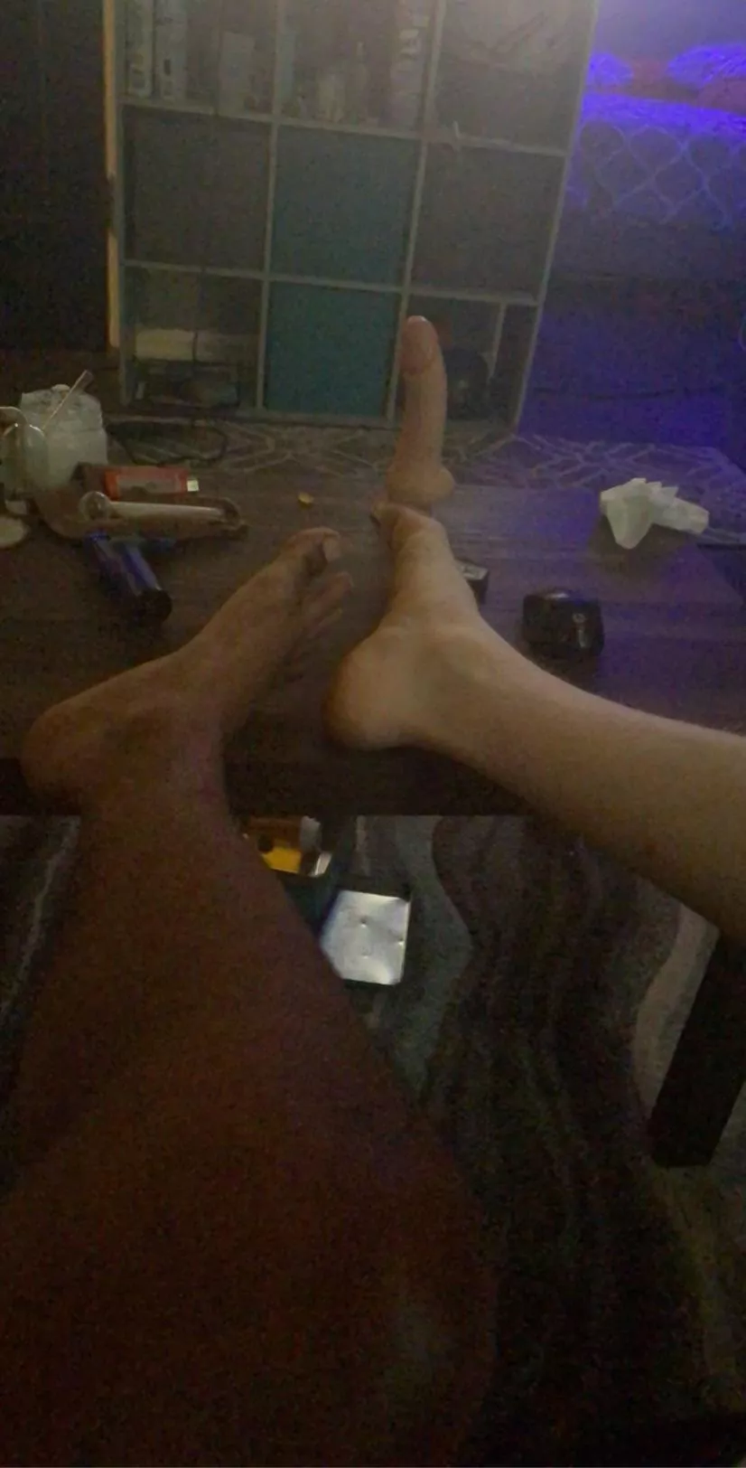 Jackin with a buddy I can suck his toes for hours