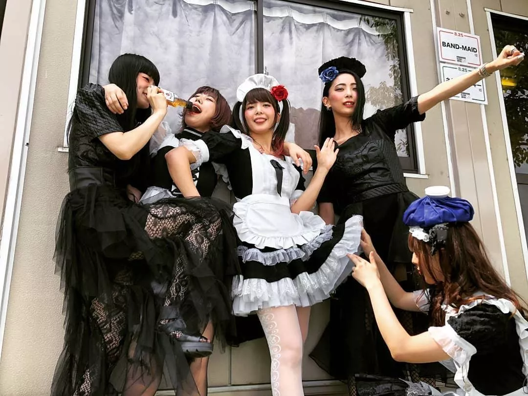 Japanese band, band-maid, is full of hotties. Anyone want to enjoy them together?