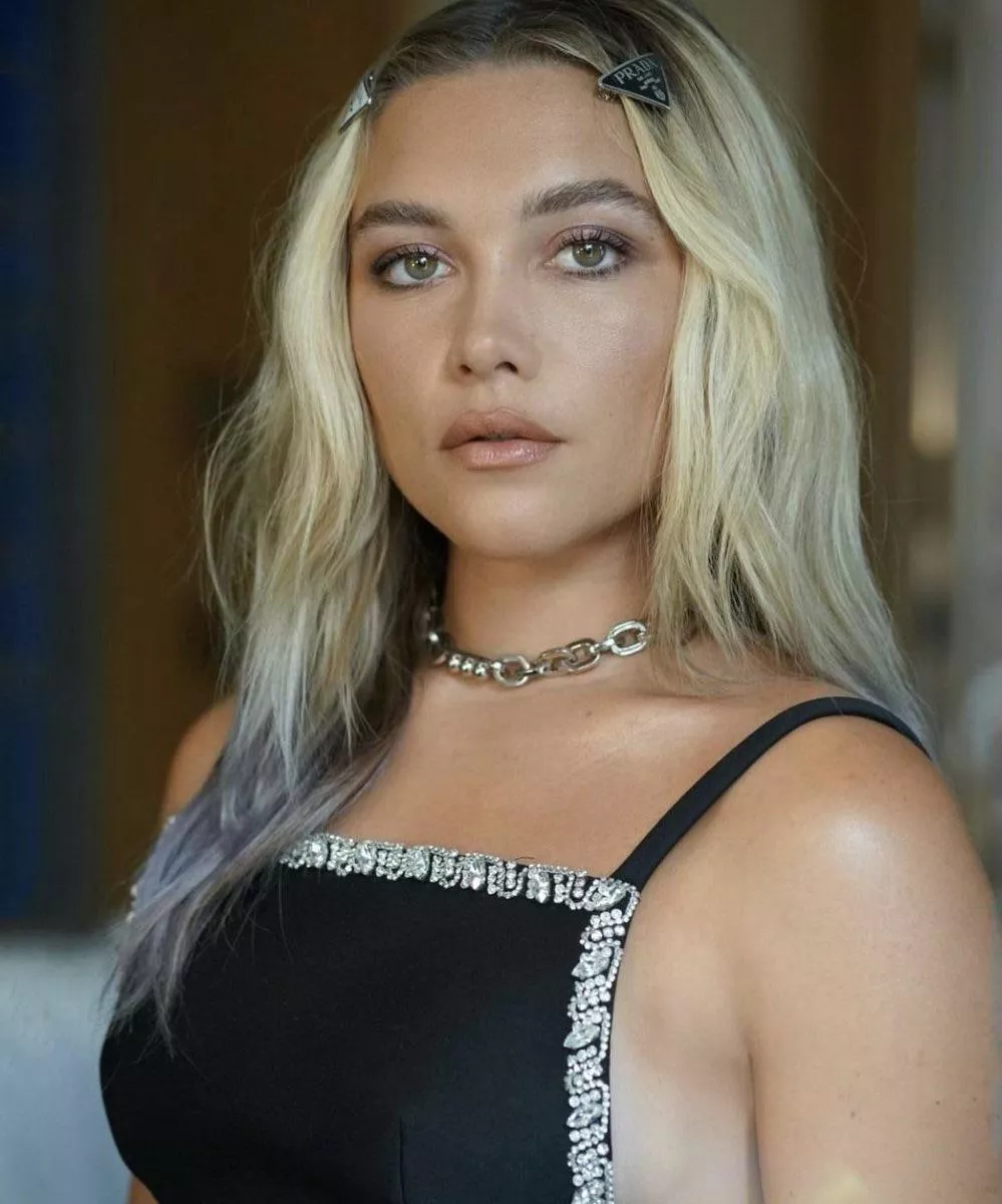 Jerking hard to Florence Pugh, would love a bud to join me