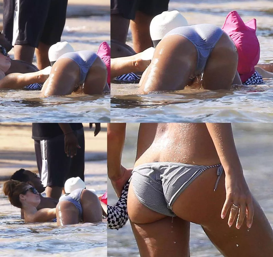 Jessica Alba. Best candid shots ever.