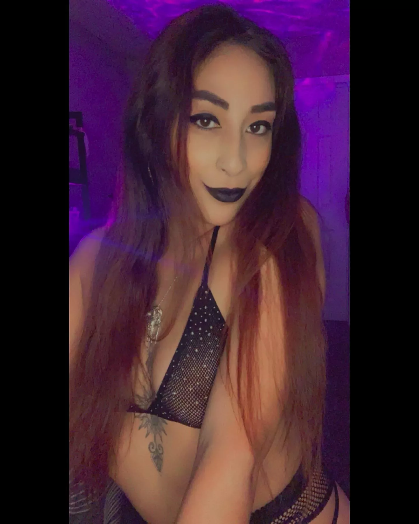 Join my OnlyFans for FREEâ—ï¸ 22 yo Naughty Latina ðŸ‘ðŸ’¦ ðŸ–¤âœ¨ Frequent posts, custom videos, dick rates, sexting, and so much more! ðŸ–¤âœ¨ Come say hi ðŸ™ˆ Link down below! ðŸ‘‡ðŸ½