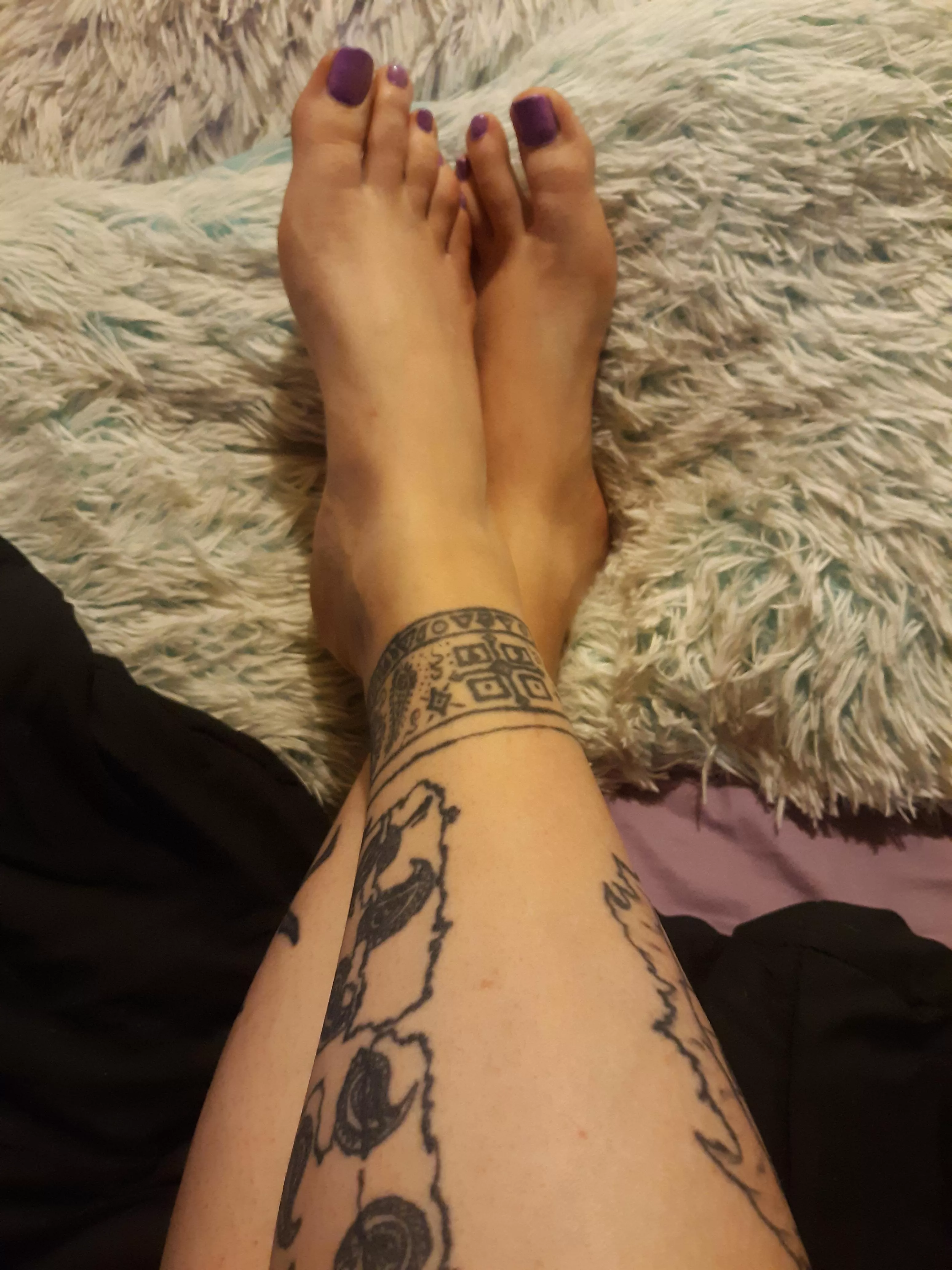 Just a girl who loves to show off her feet