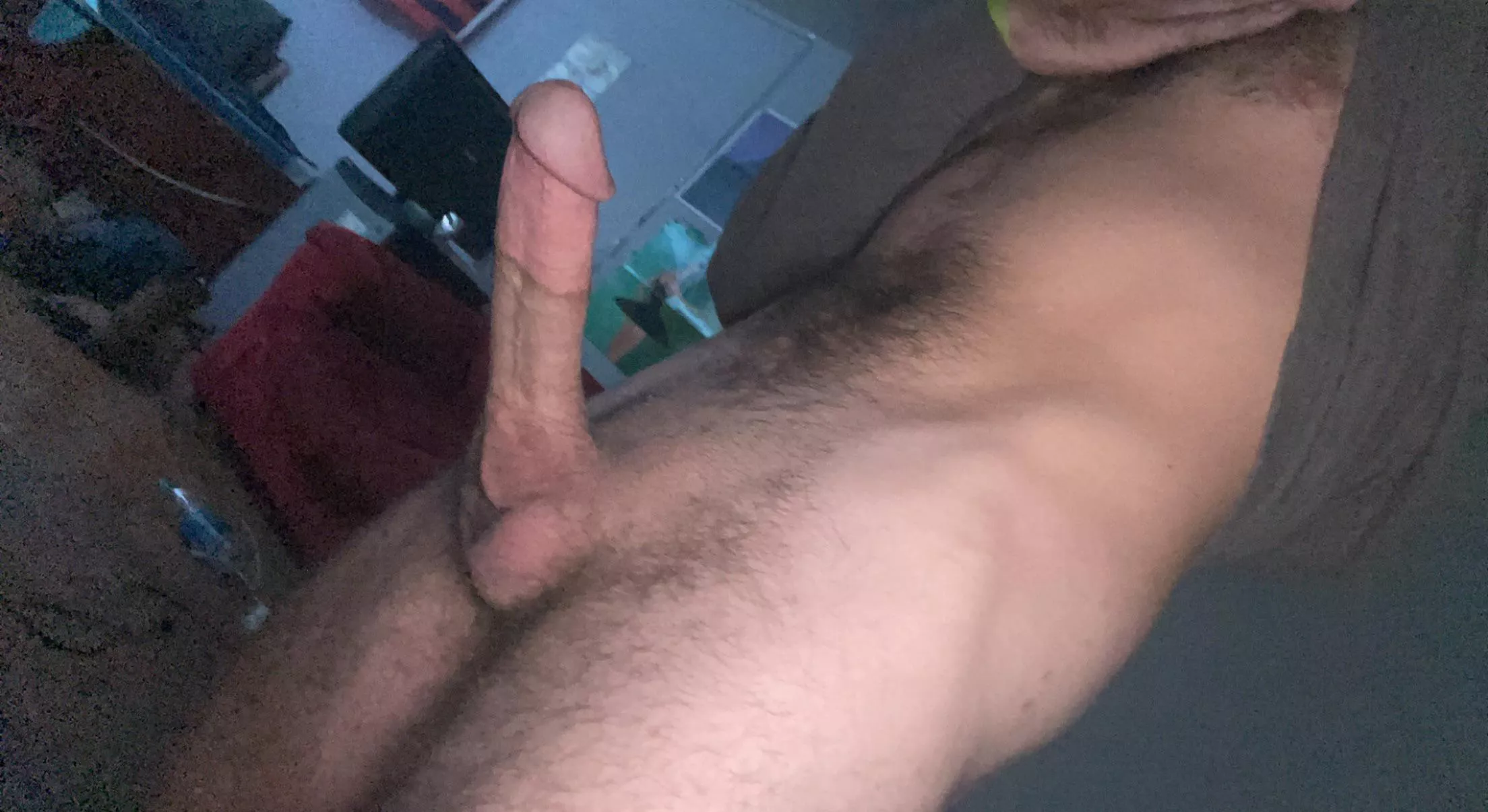 just a hung college boy, message me if itâ€™s a 10 ;)