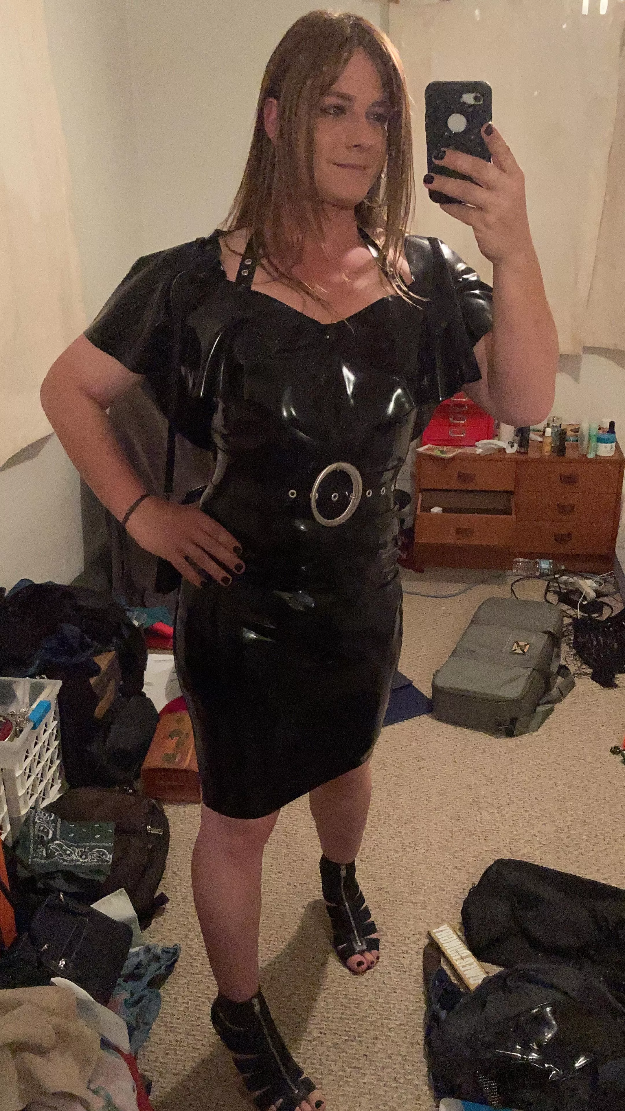 Just a latex look from the other night.. 🖤