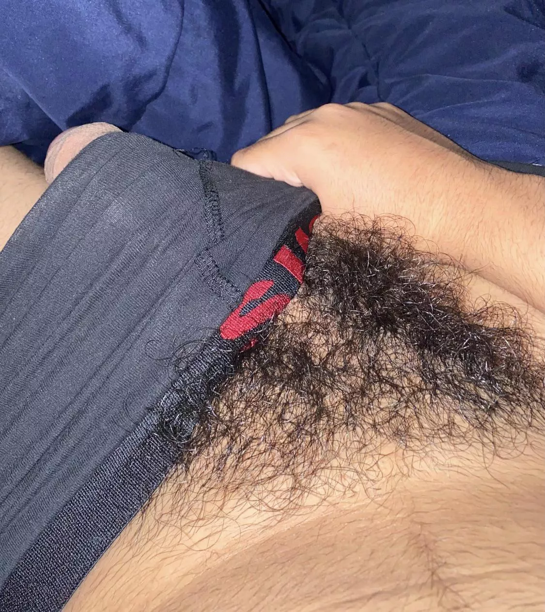 just a lil hairy😈