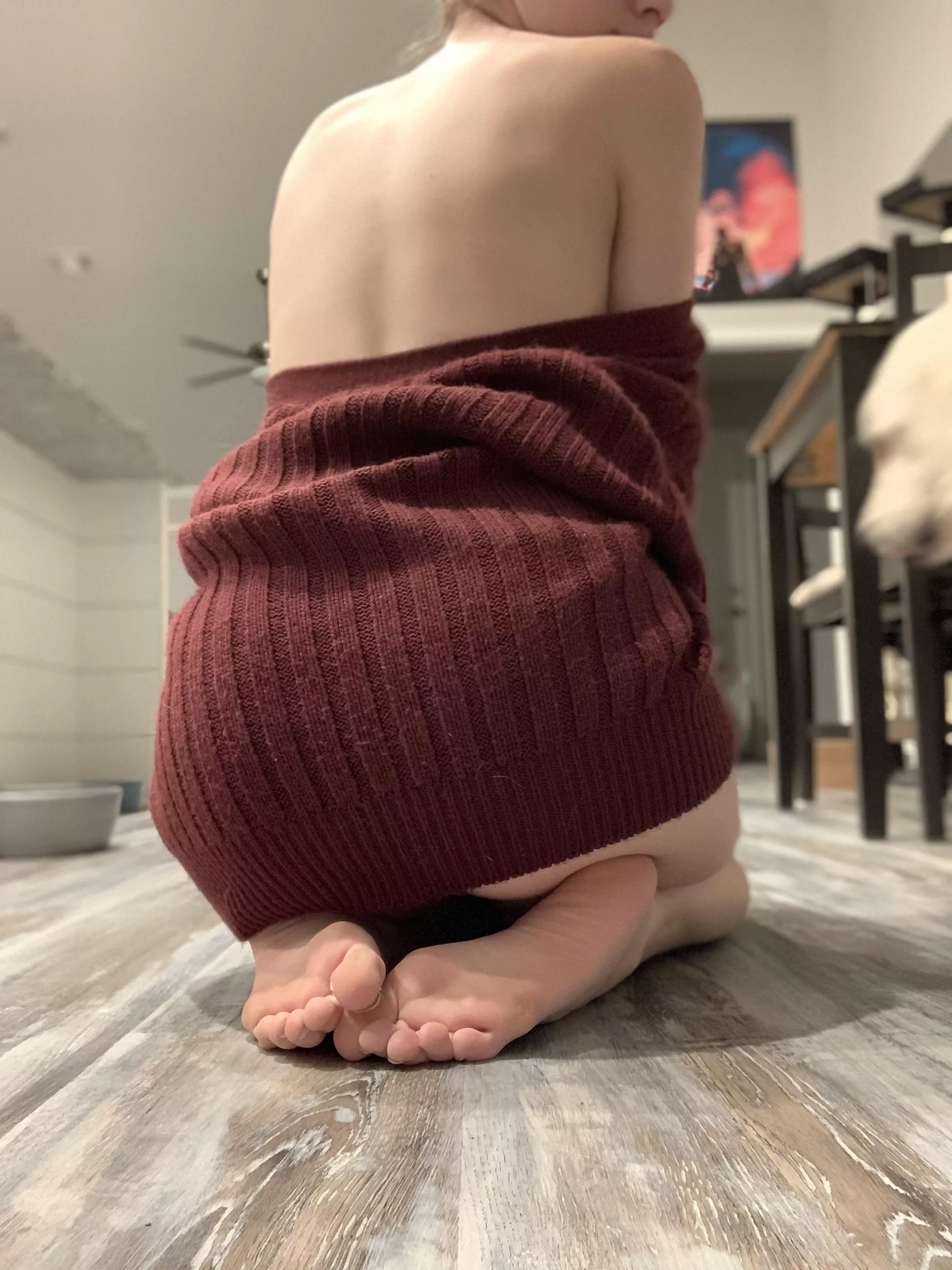 Just a little bit of booty peaking out under my sweater!