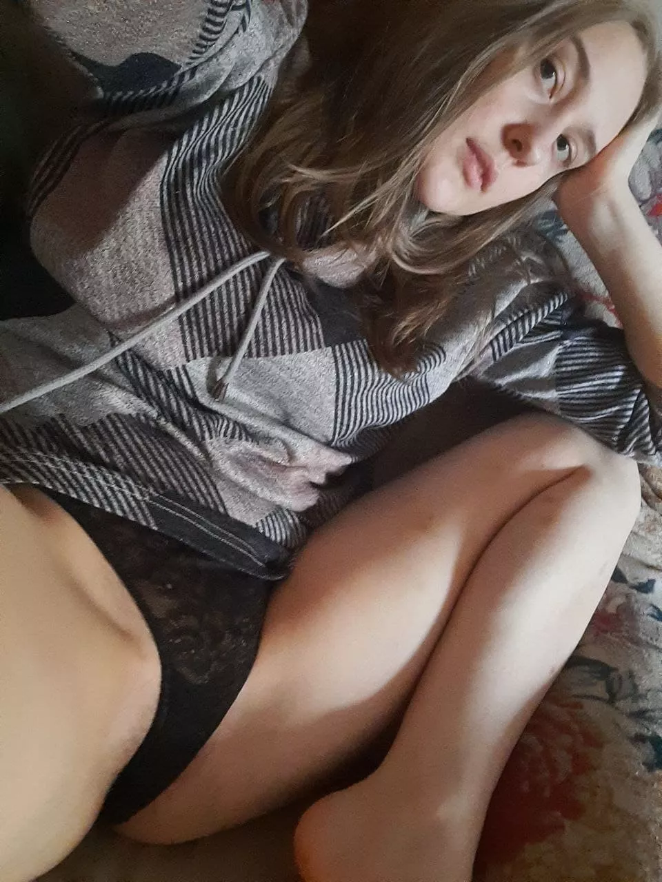 Just came home, it's time to relax [F]