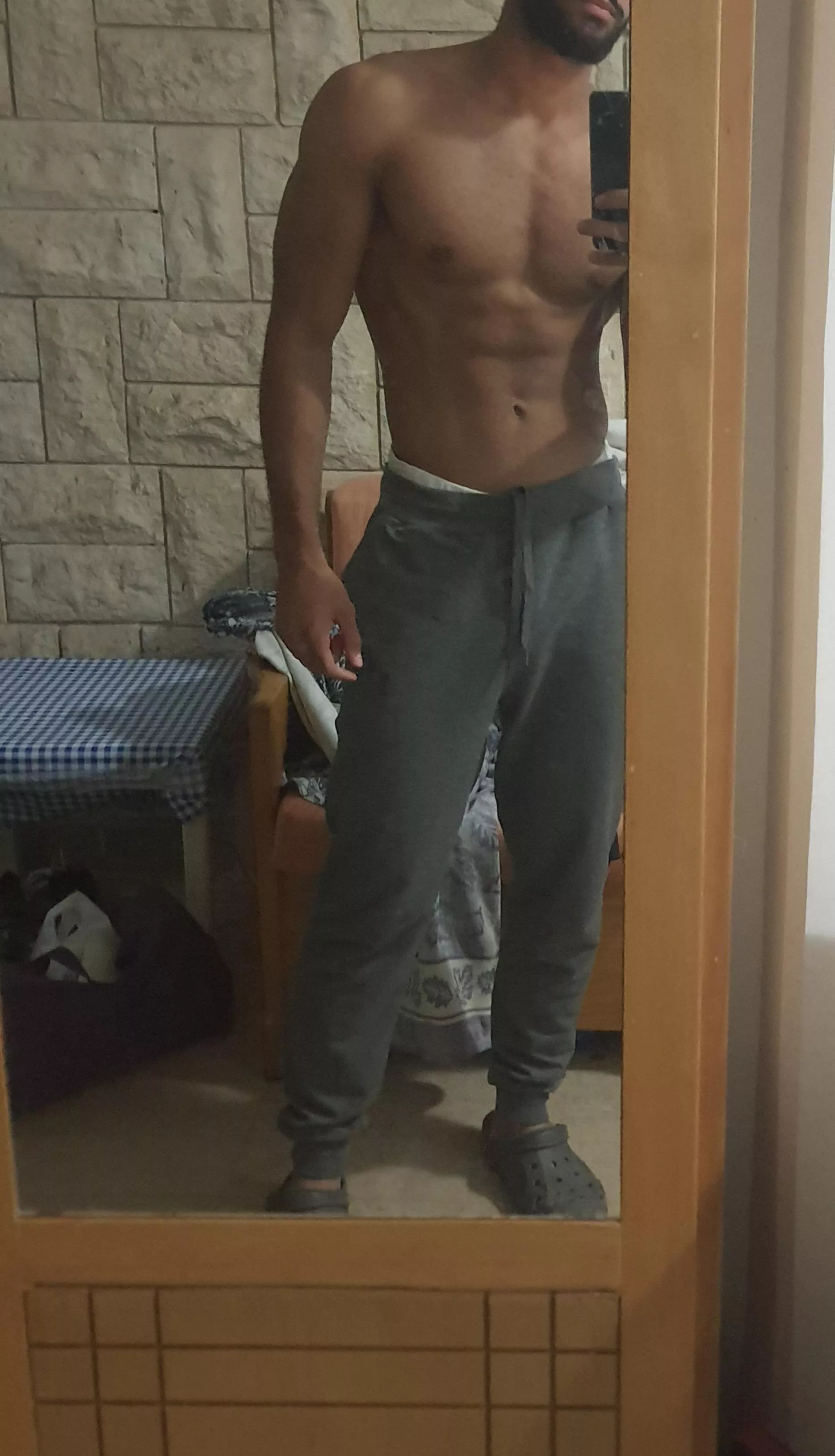 Just finished [M]y legs workout, horny Af, wanna cum for you noww