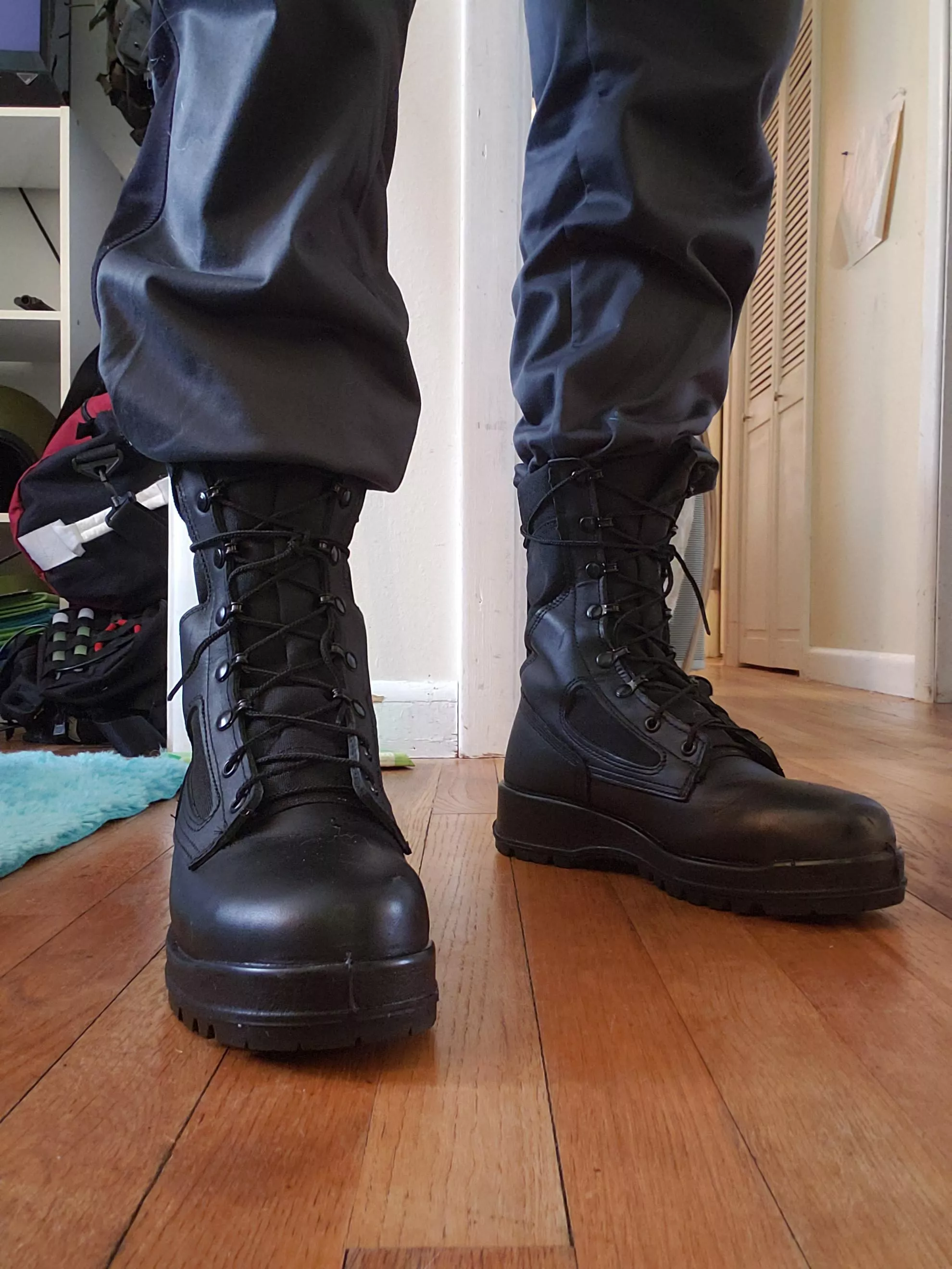 Just got my 2nd pair of combat boots- this time steel toe, for maximum damage