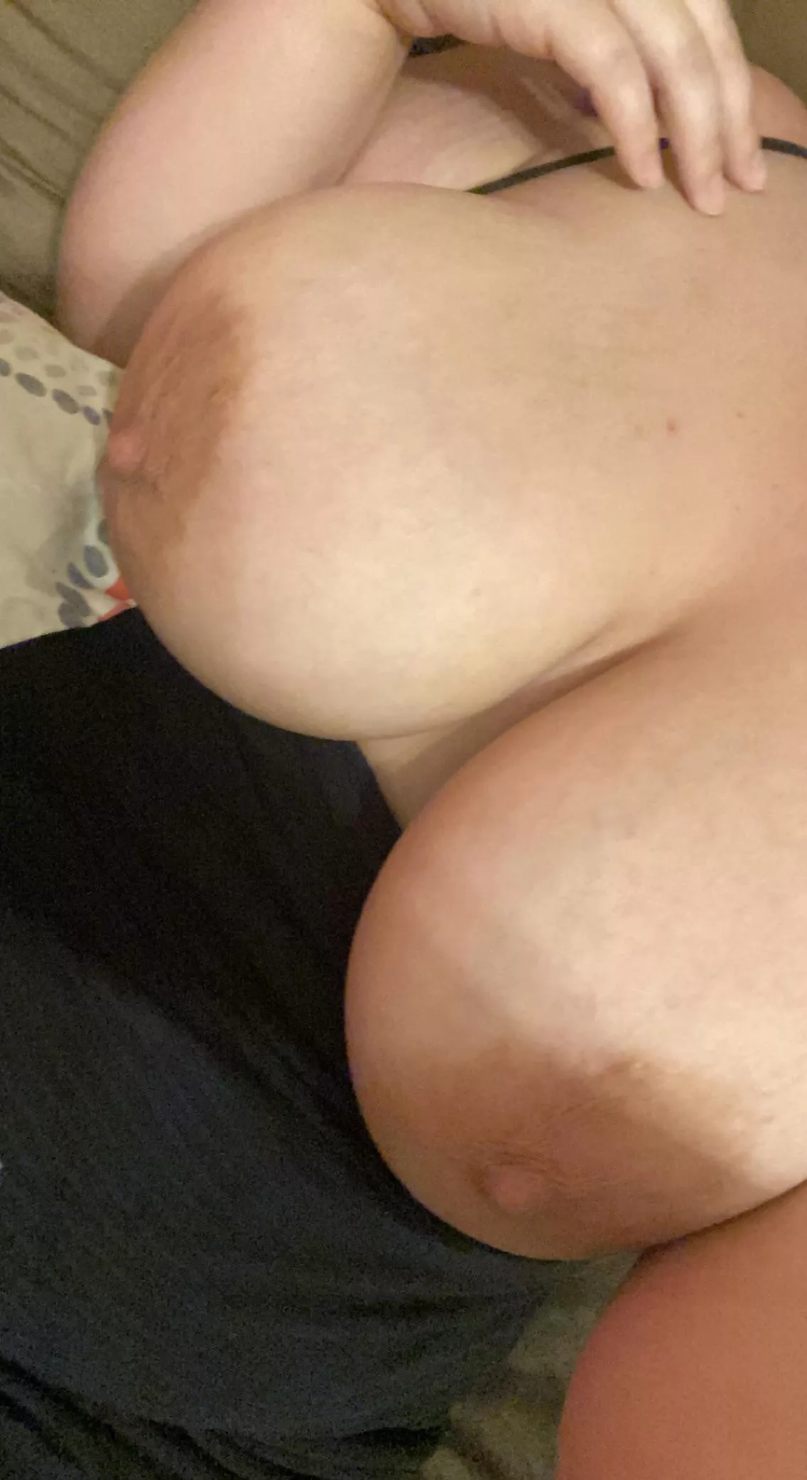 Just some low quality titties to start your morning ðŸ˜Š