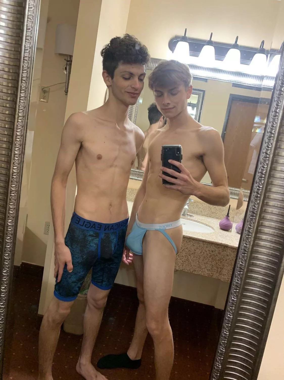 Just two twinks in their underwear 👀