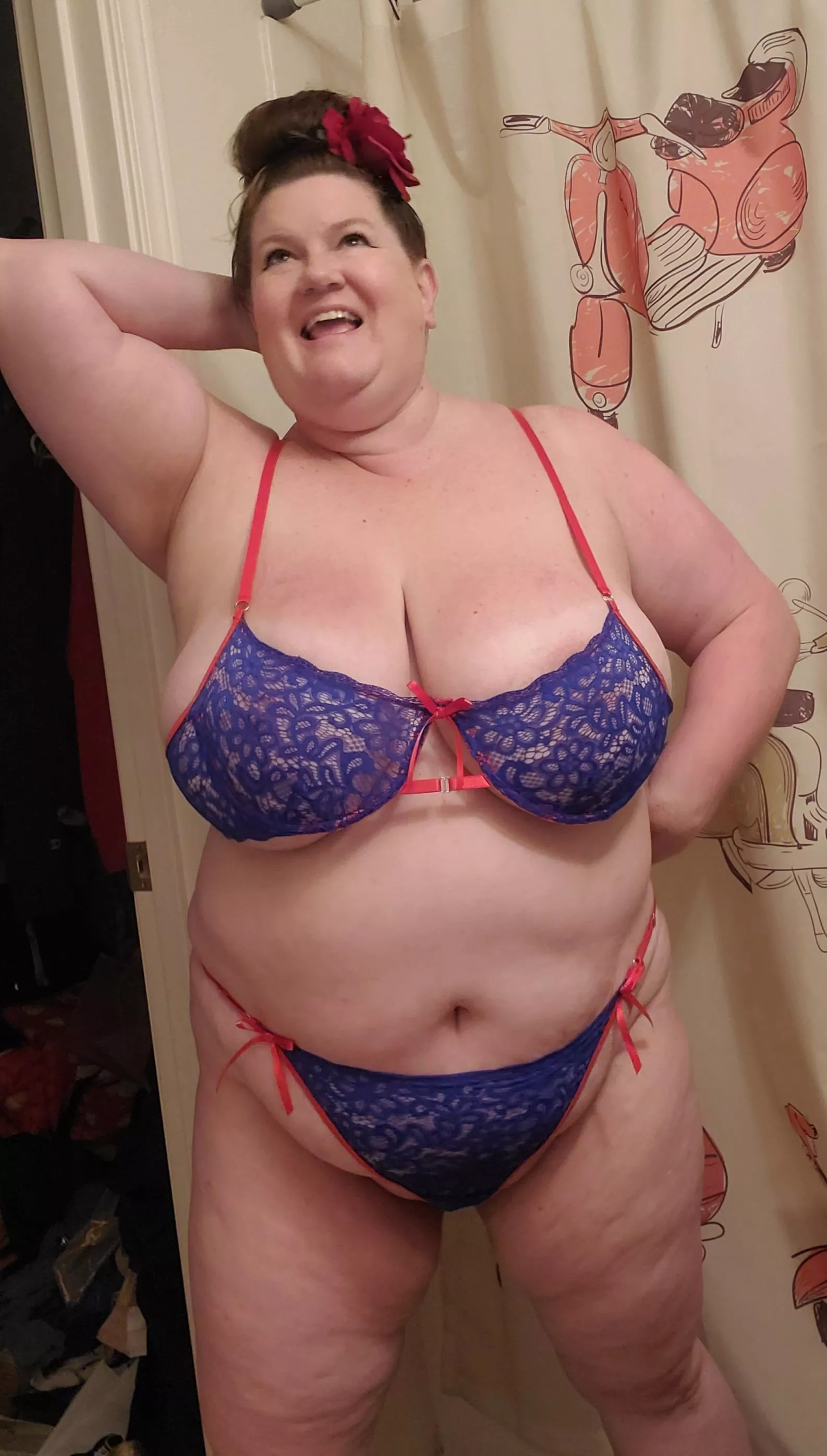 Just your all American milf 😈💋 [49F]