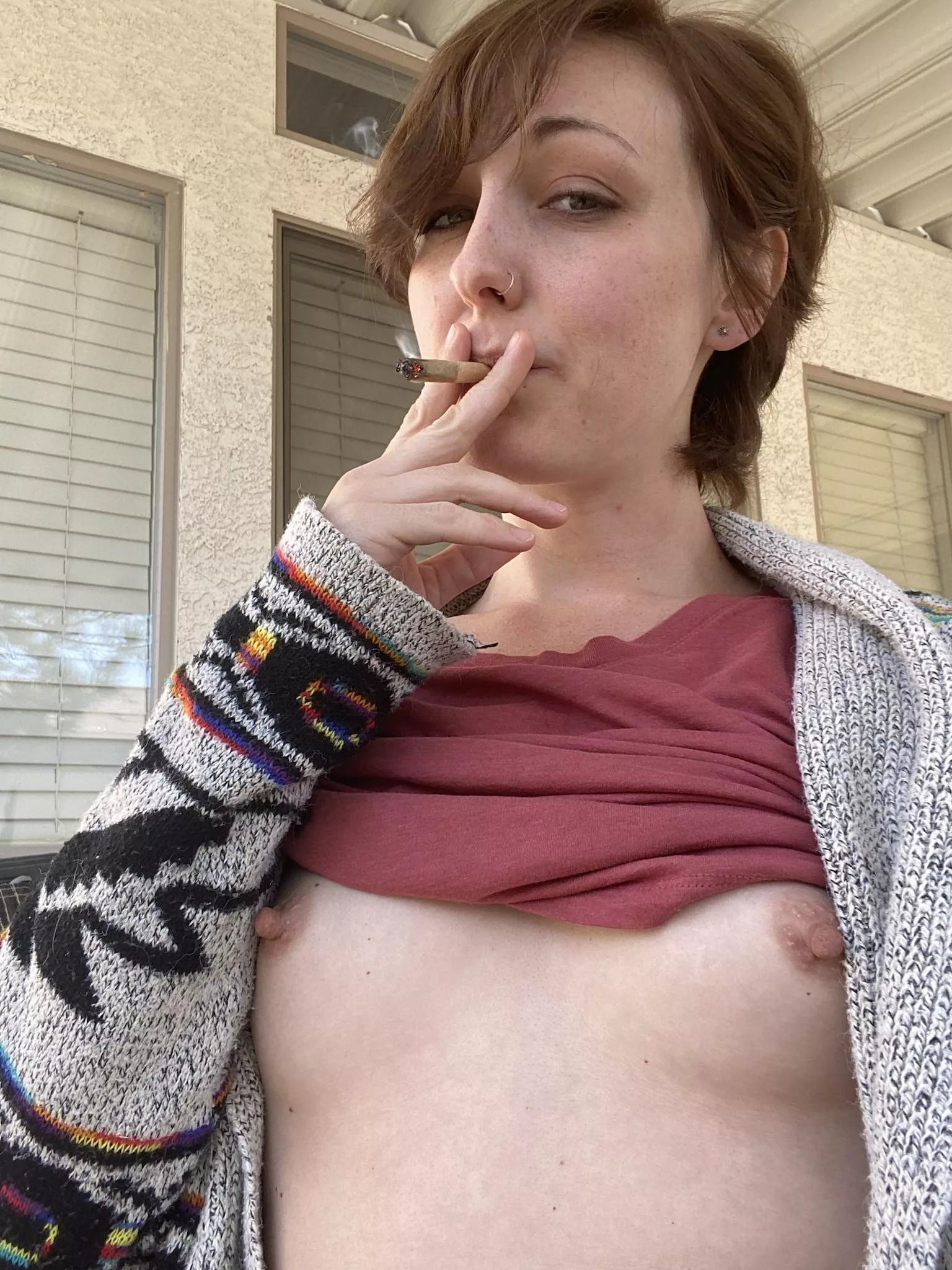 Kids are at school so I’m enjoying a morning joint and some sunshine on my (f) boobies 😘😊