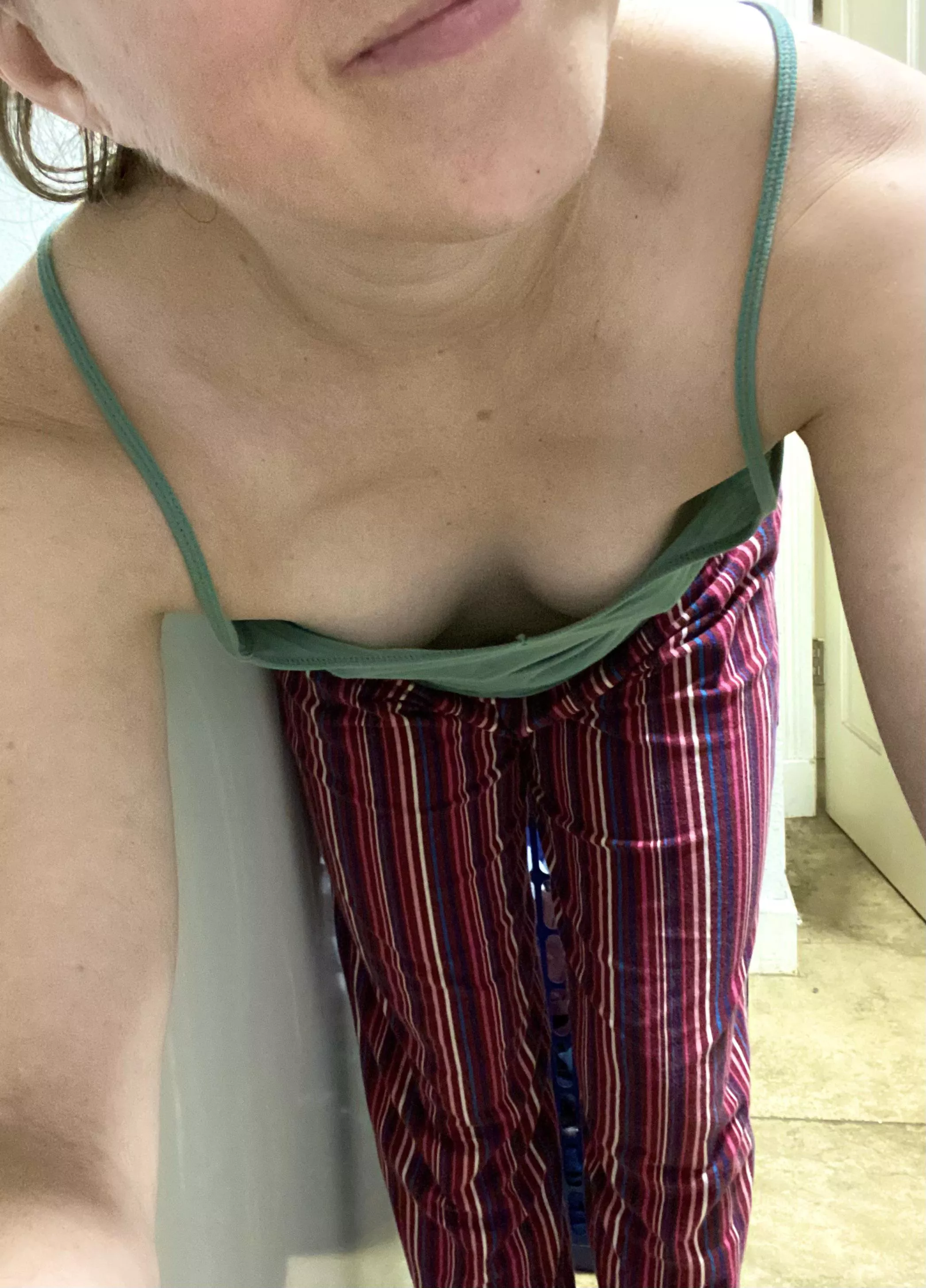 Laundry day downblouse! 😉