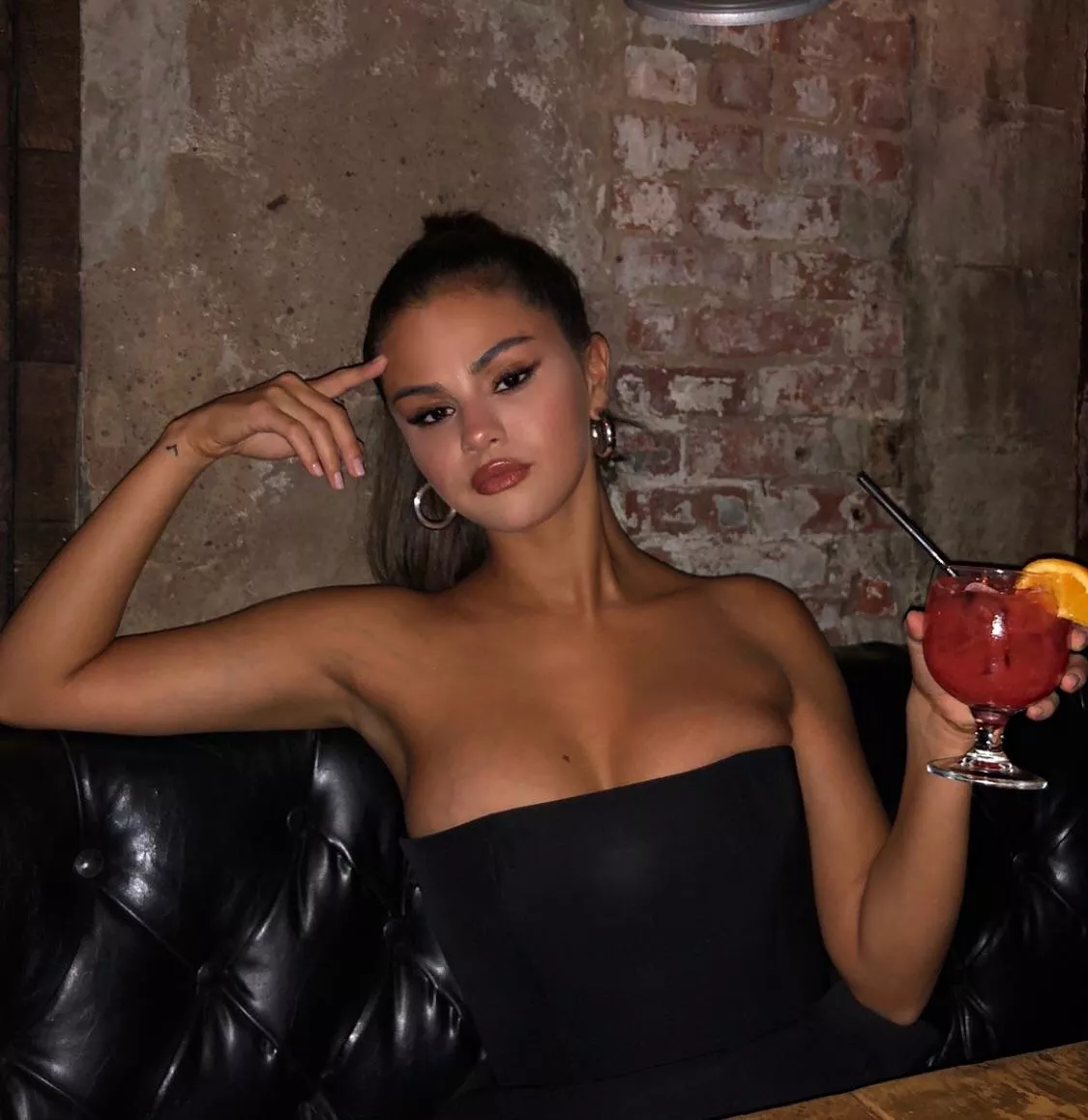 [League1] Selena Gomez