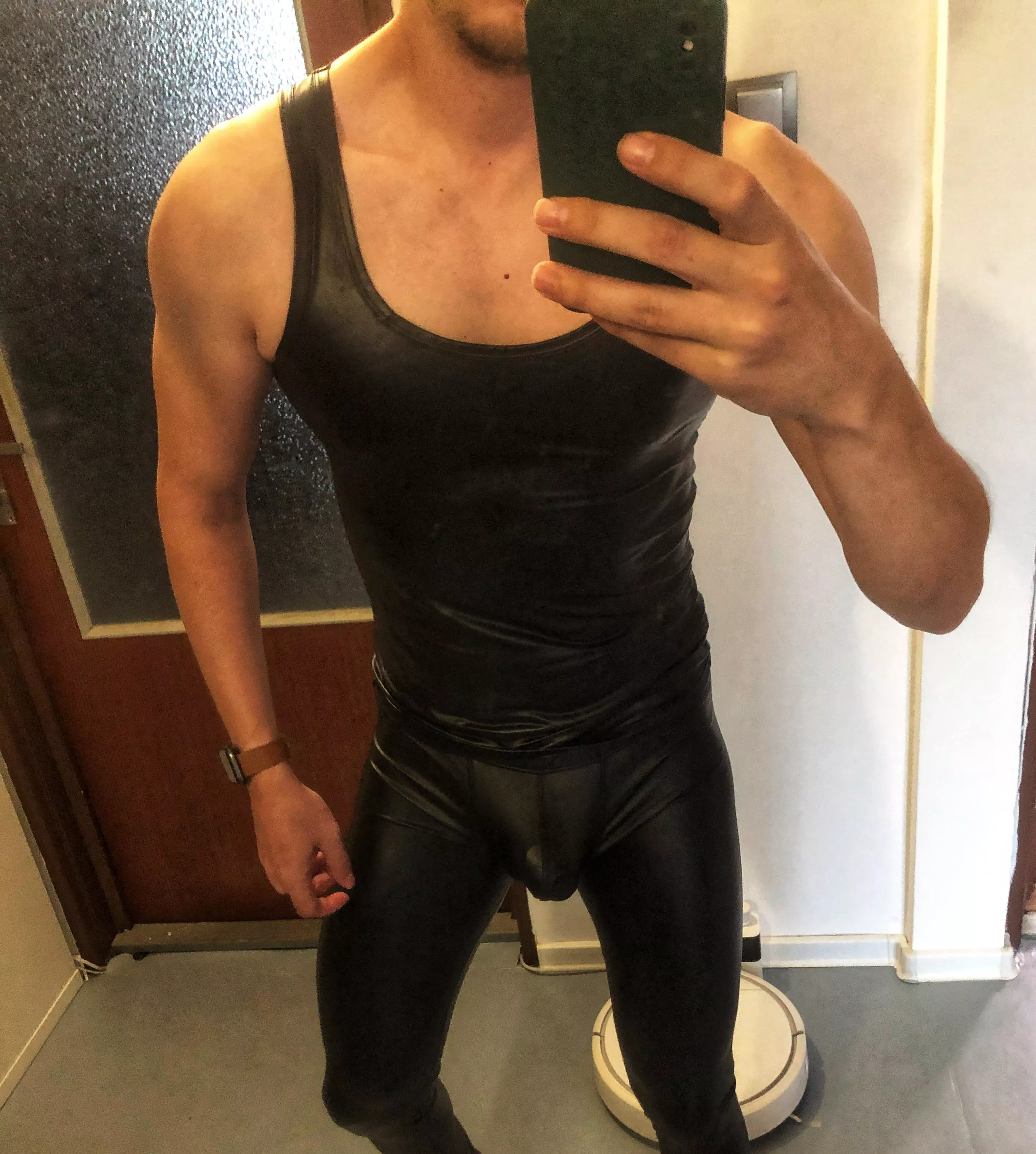 Leather like spandex 😈