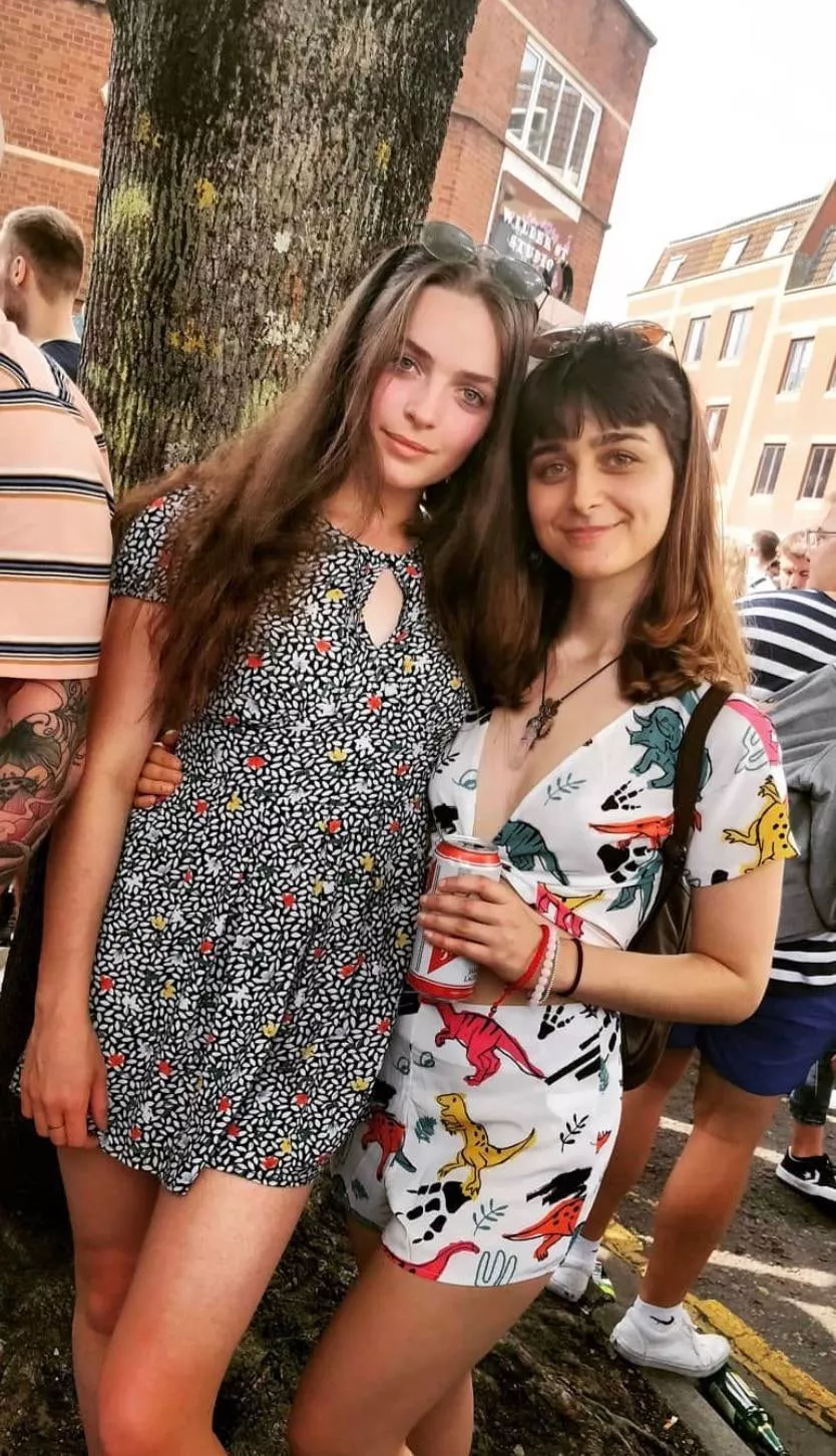 Left or right (both pretty)