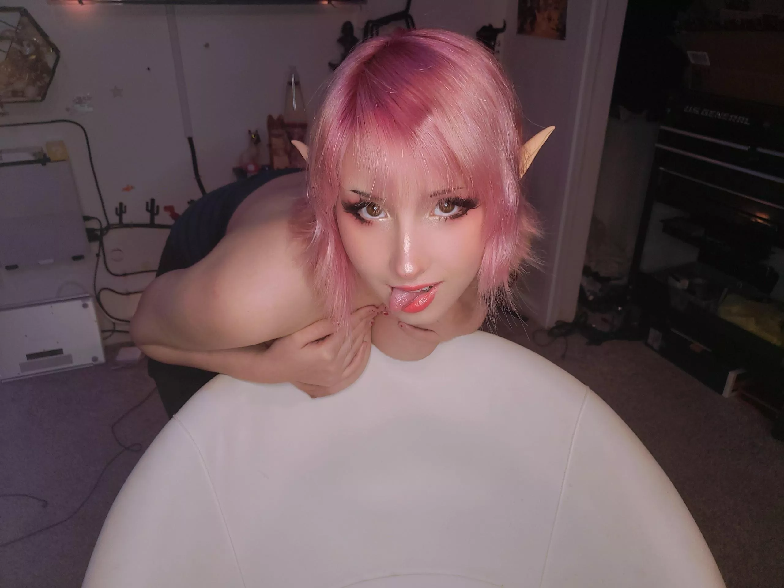 Let me be your elven slut