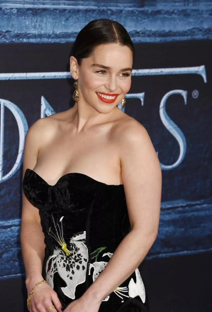 Let’s cum for Emilia Clarke