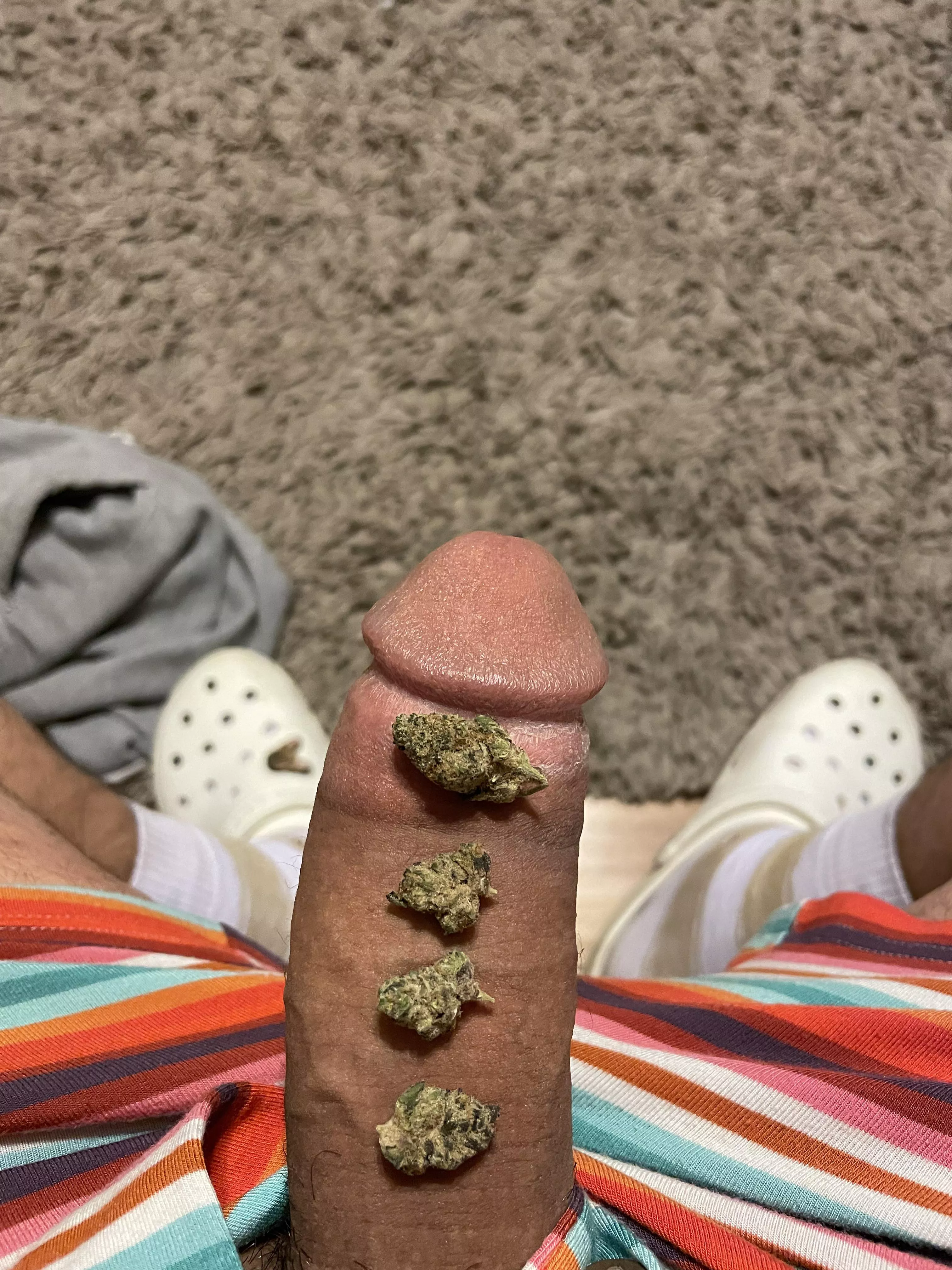 Let’s get fucking high [M]