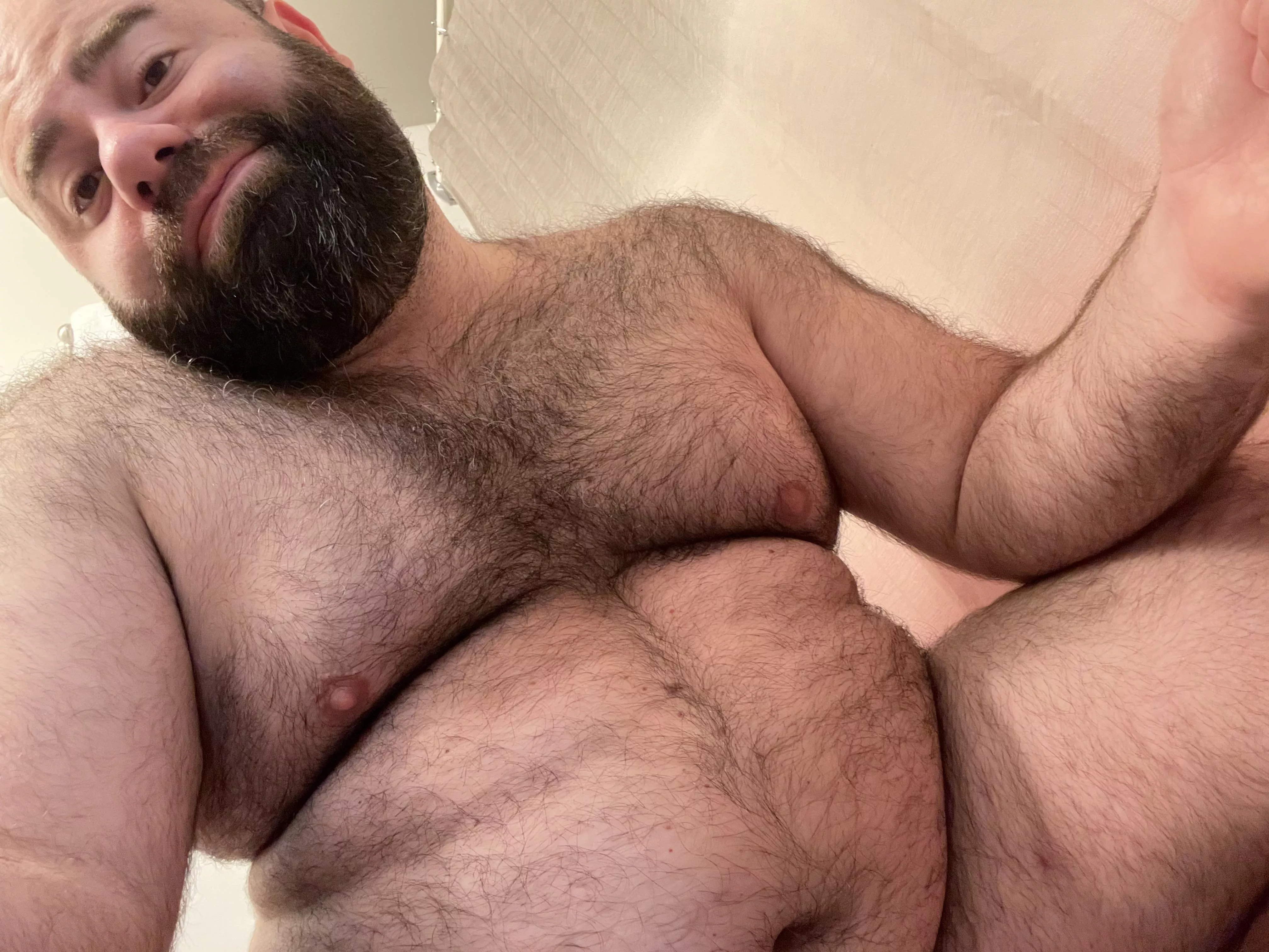 Letâ€™s have a great week! ðŸ» link in comments for nudes