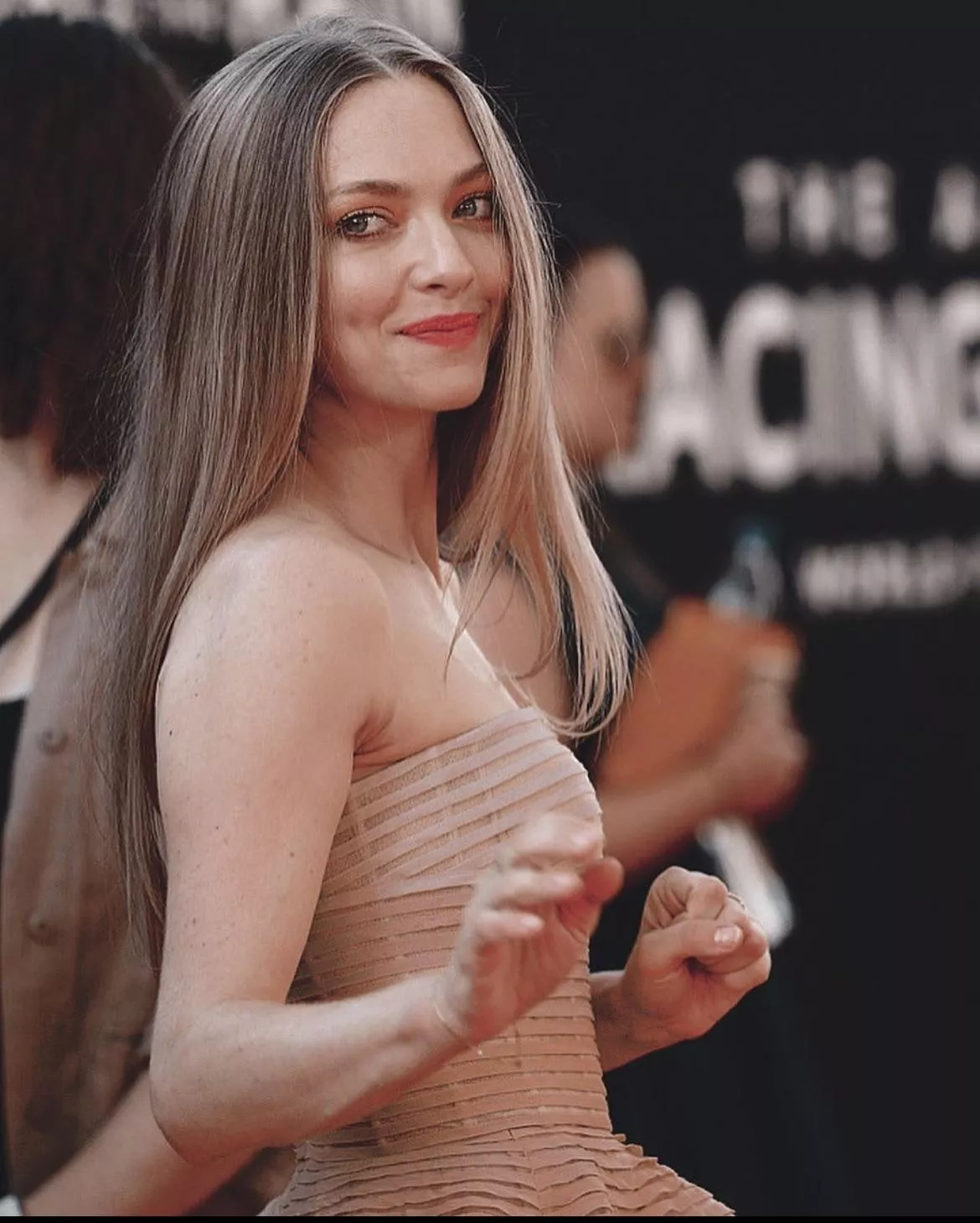 Letâ€™s jerk and moan for Amanda Seyfried